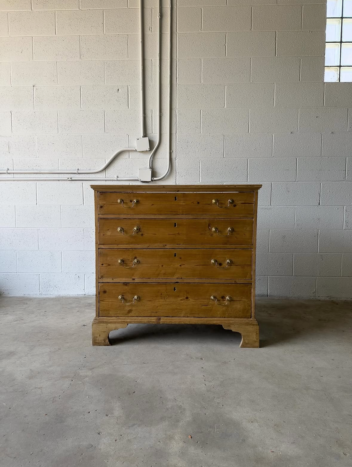 Beautiful English pine dresser with brass handles