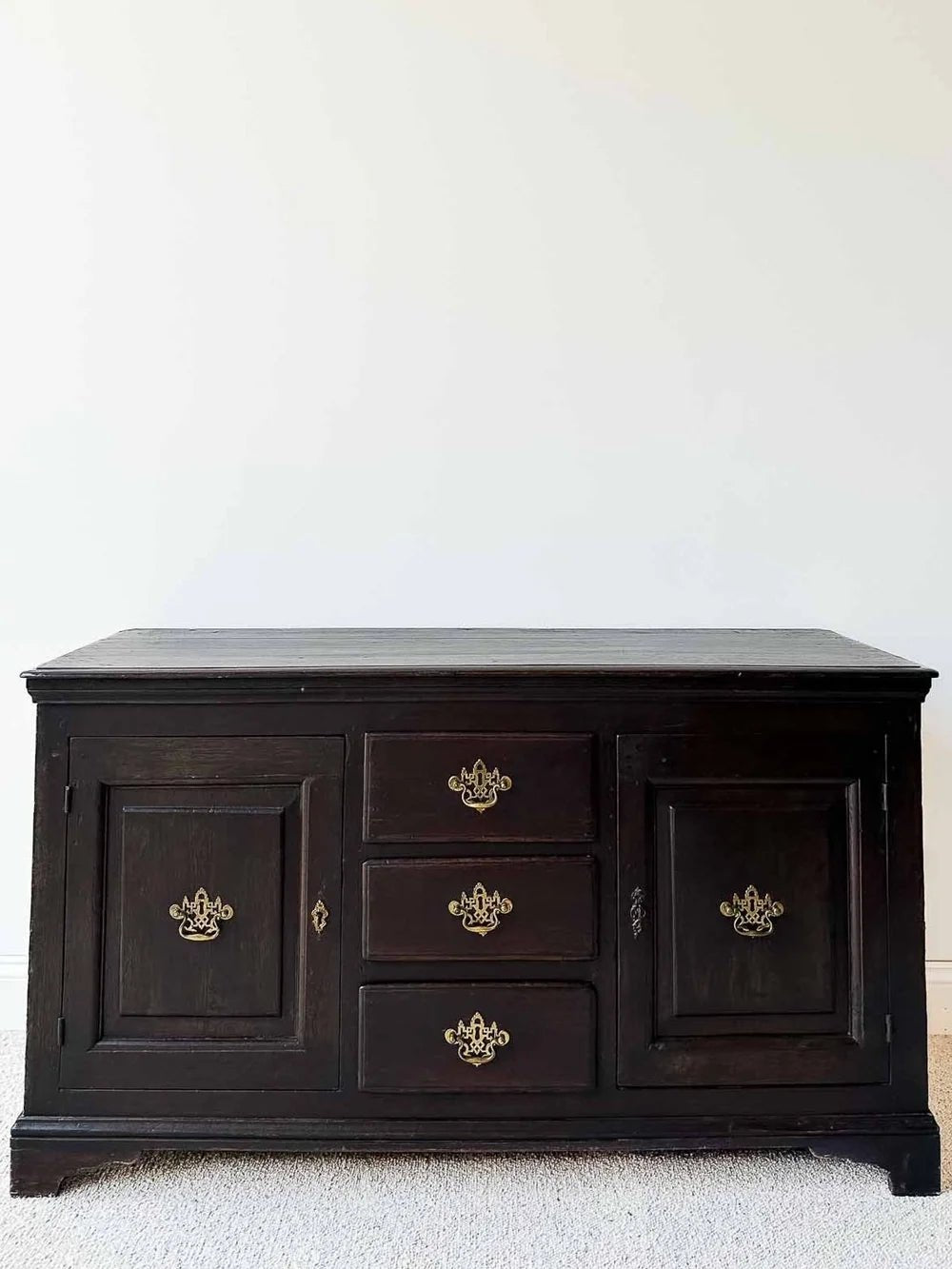 18th century oak sideboard - House on Horizon