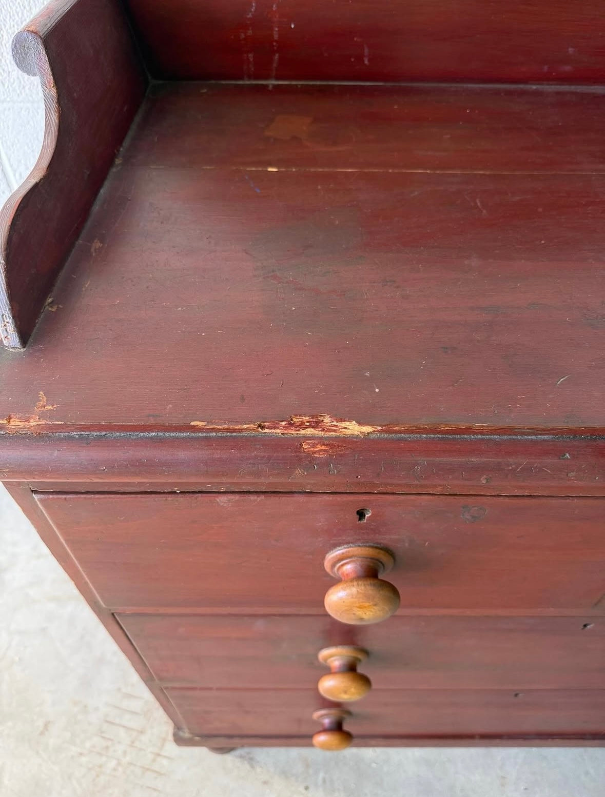 Antique pine chest of drawers with gallery back