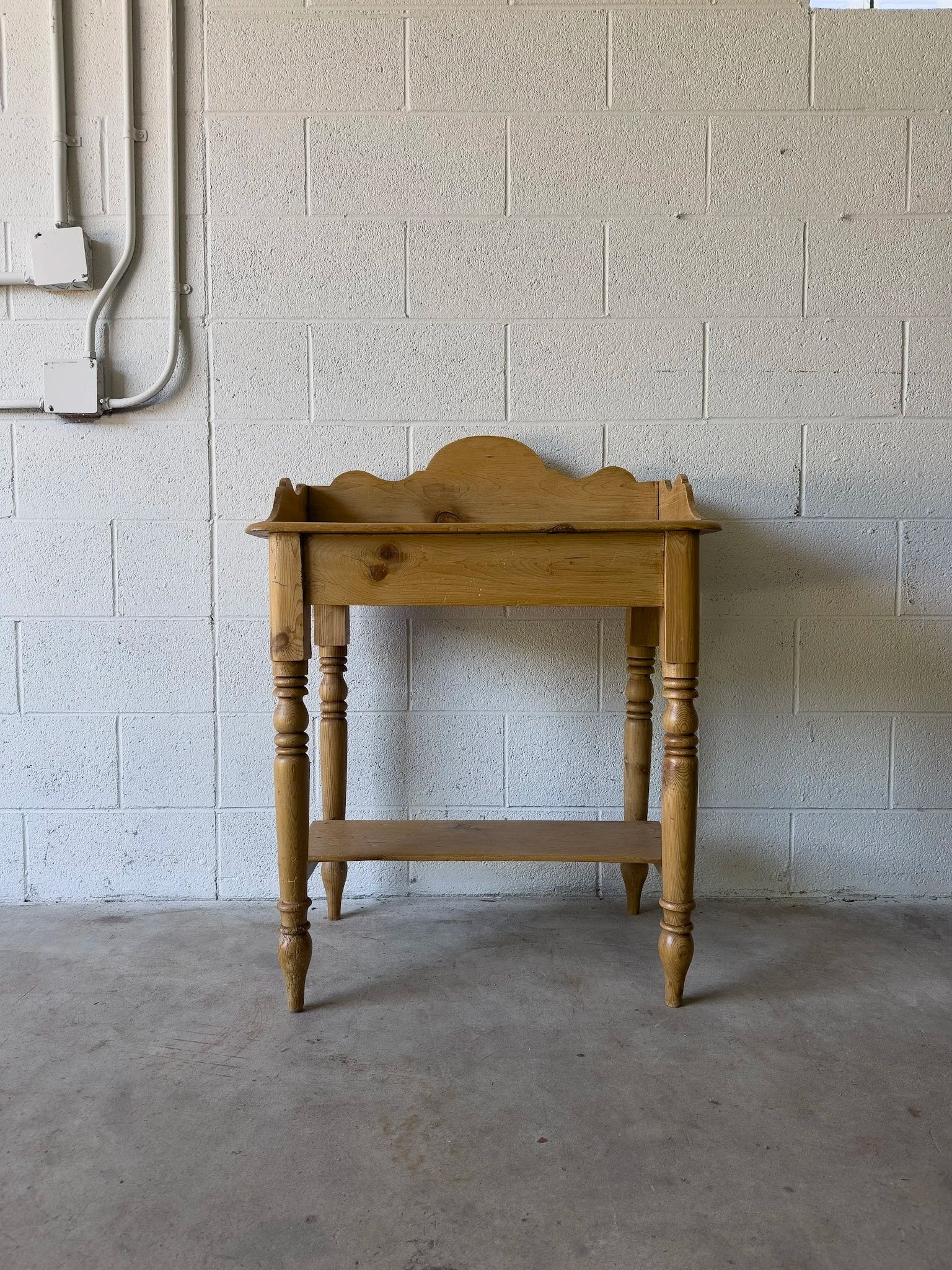 Antique pine washstand with turned legs