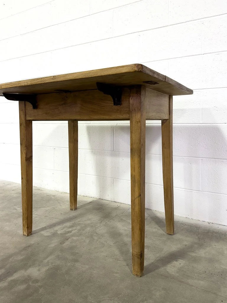 Small Victorian pine side table with a drop leaf