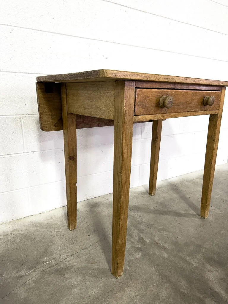 Small Victorian pine side table with a drop leaf