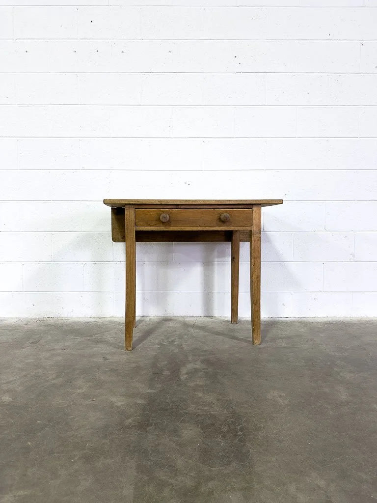 Small Victorian pine side table with a drop leaf