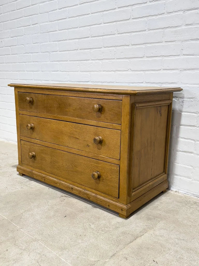 Small English drawers