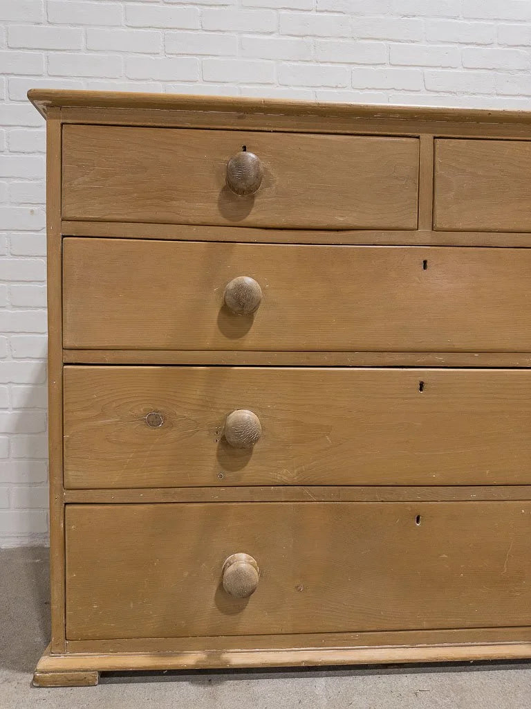 Classic and simple antique English drawers