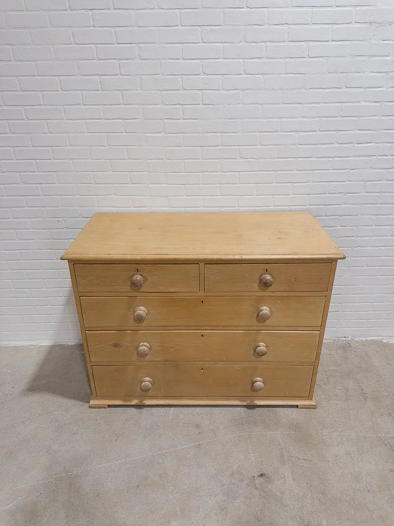 Classic and simple antique English drawers