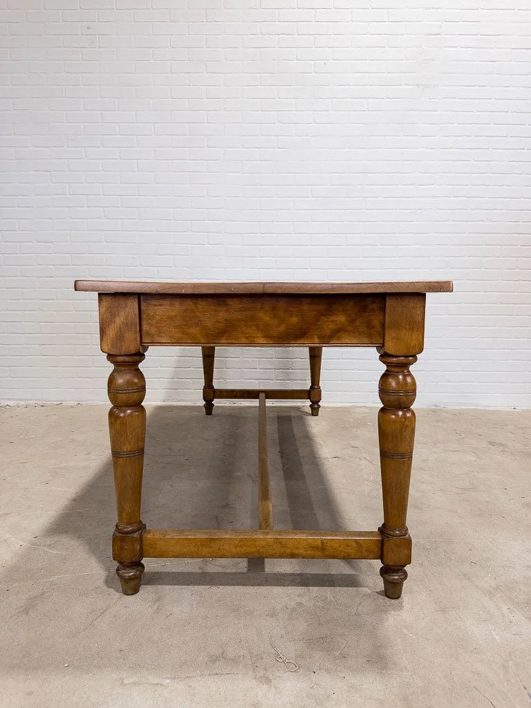 Scrub top English table