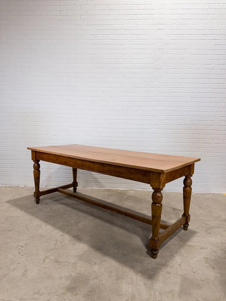 Scrub top English table
