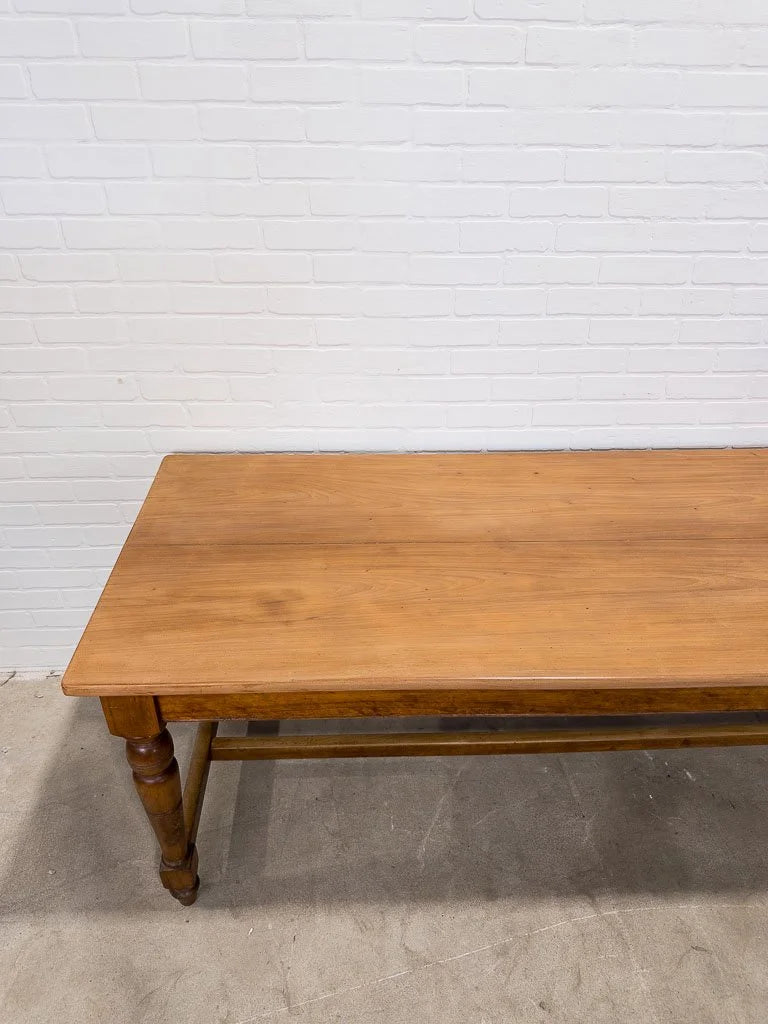 Scrub top English table