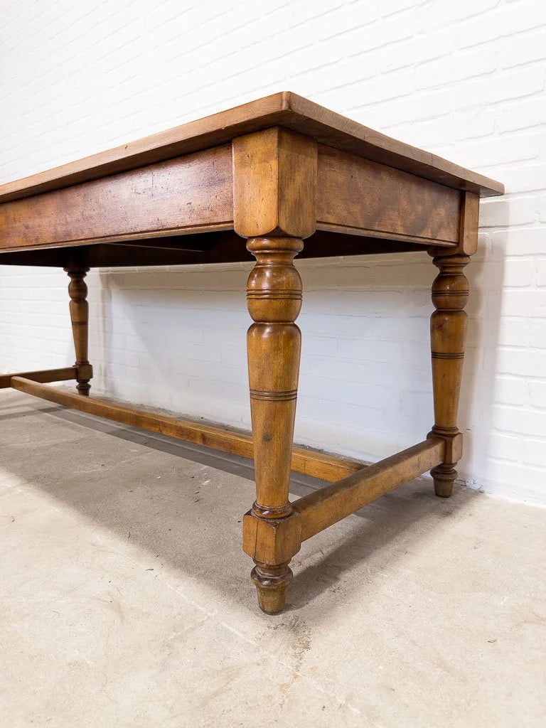 Scrub top English table