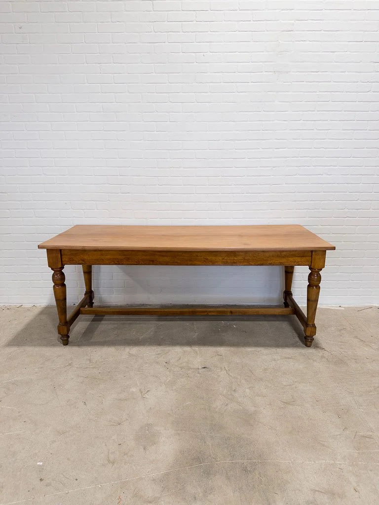 Scrub top English table