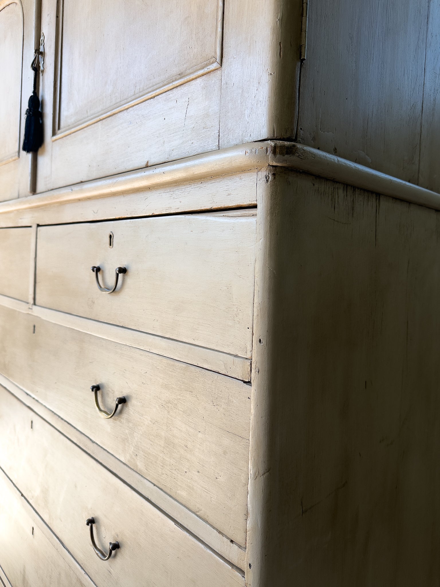 Georgian antique pine cupboard with 6 drawers