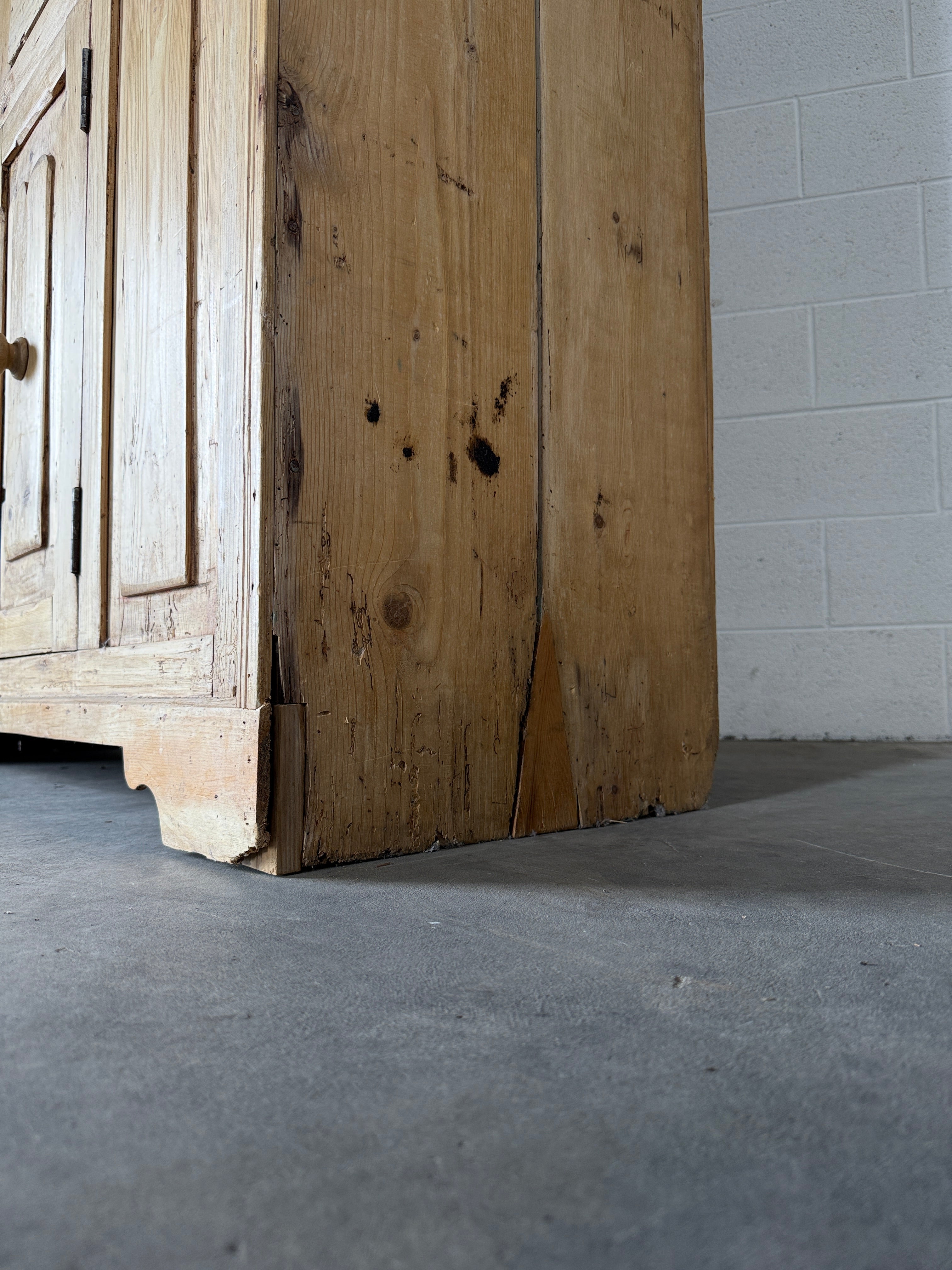 Antique Pine Hutch