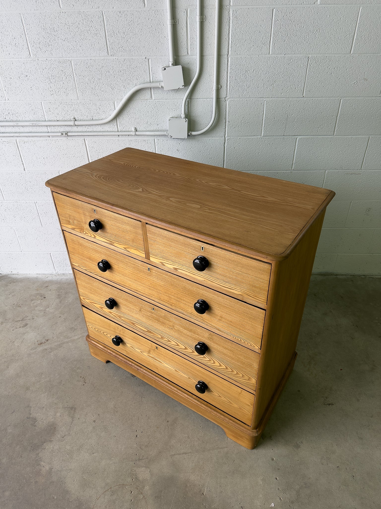 Antique oak chest of drawers