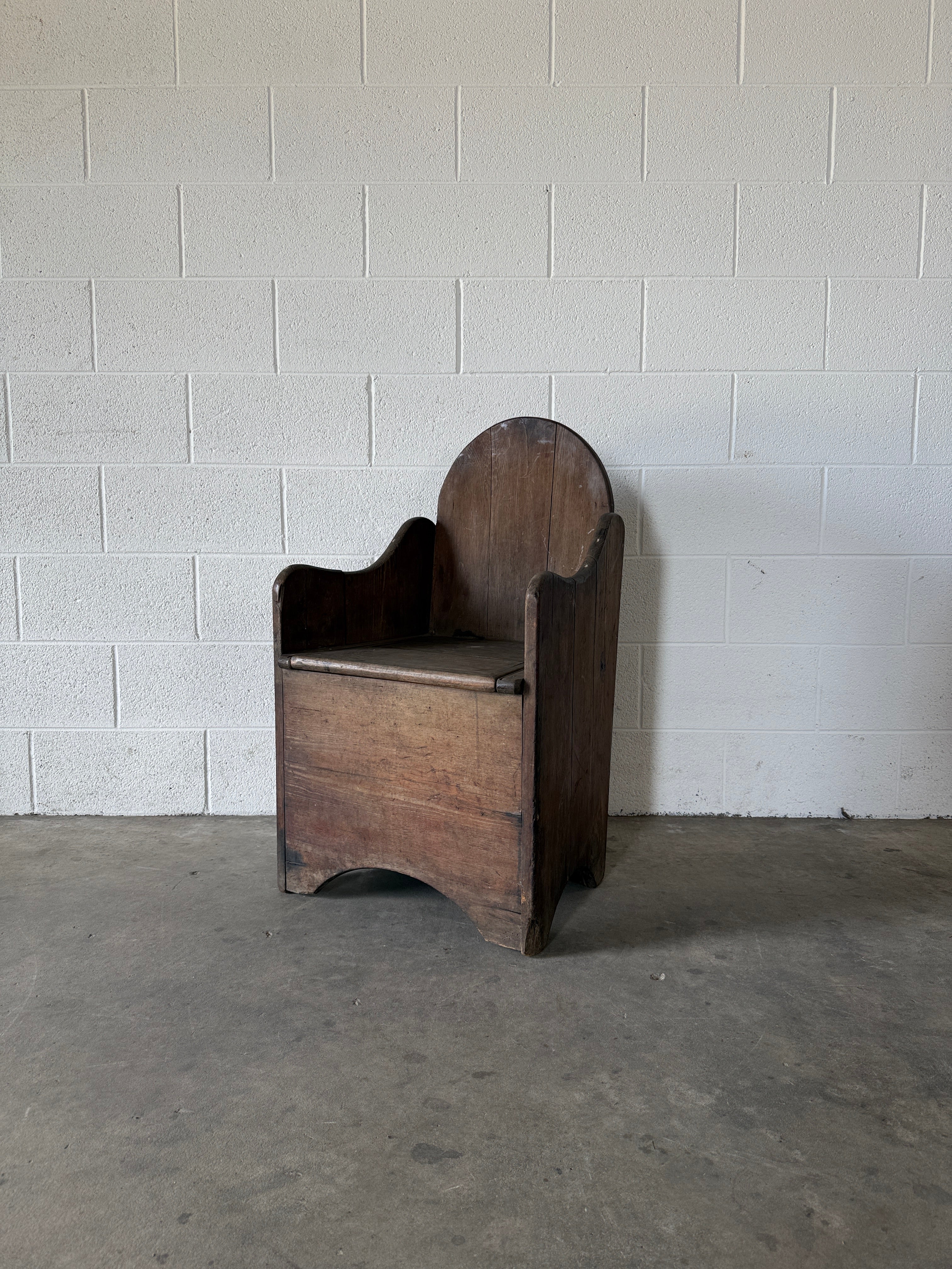 Antique English Lambing Chair