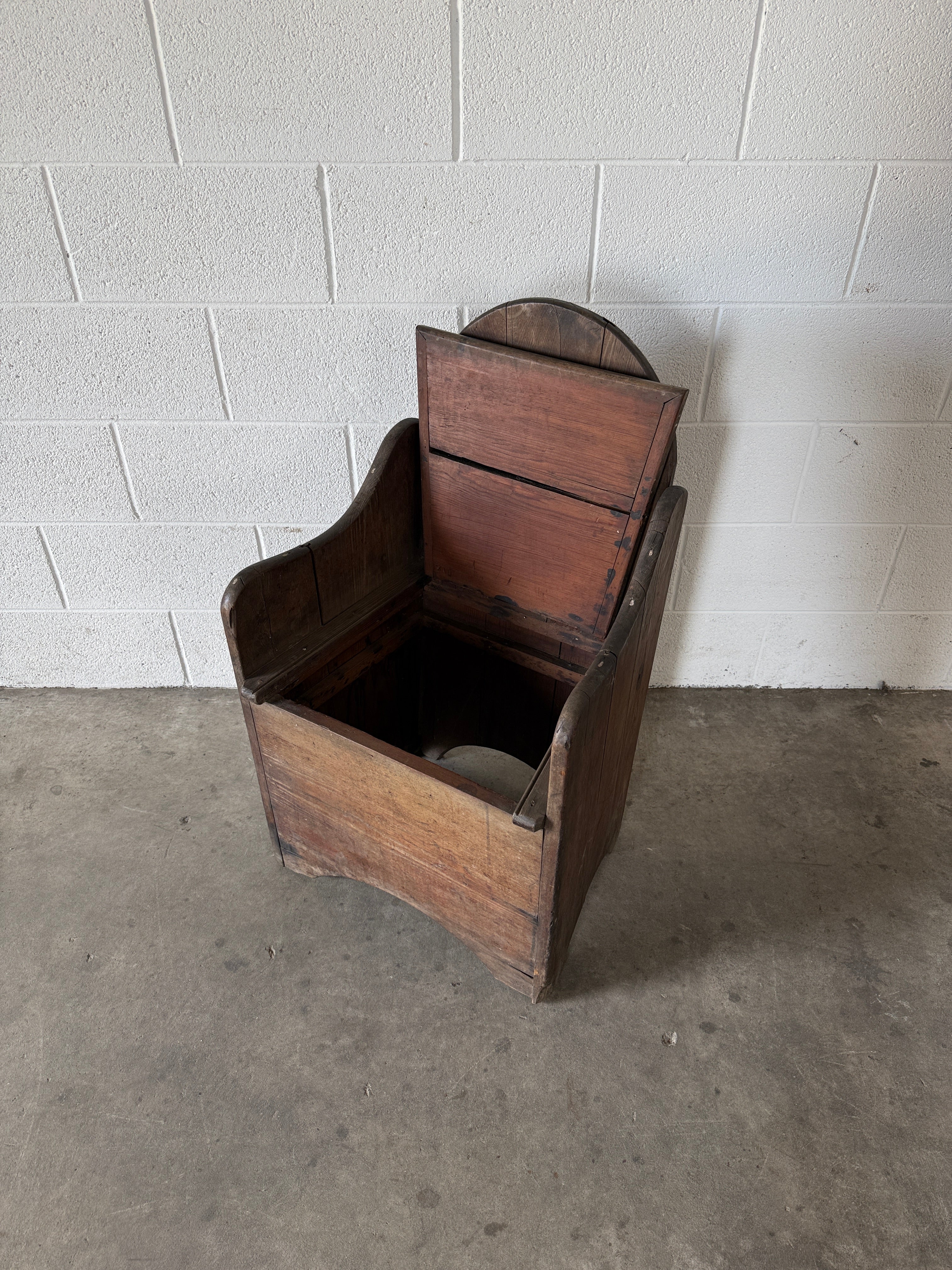 Antique English Lambing Chair