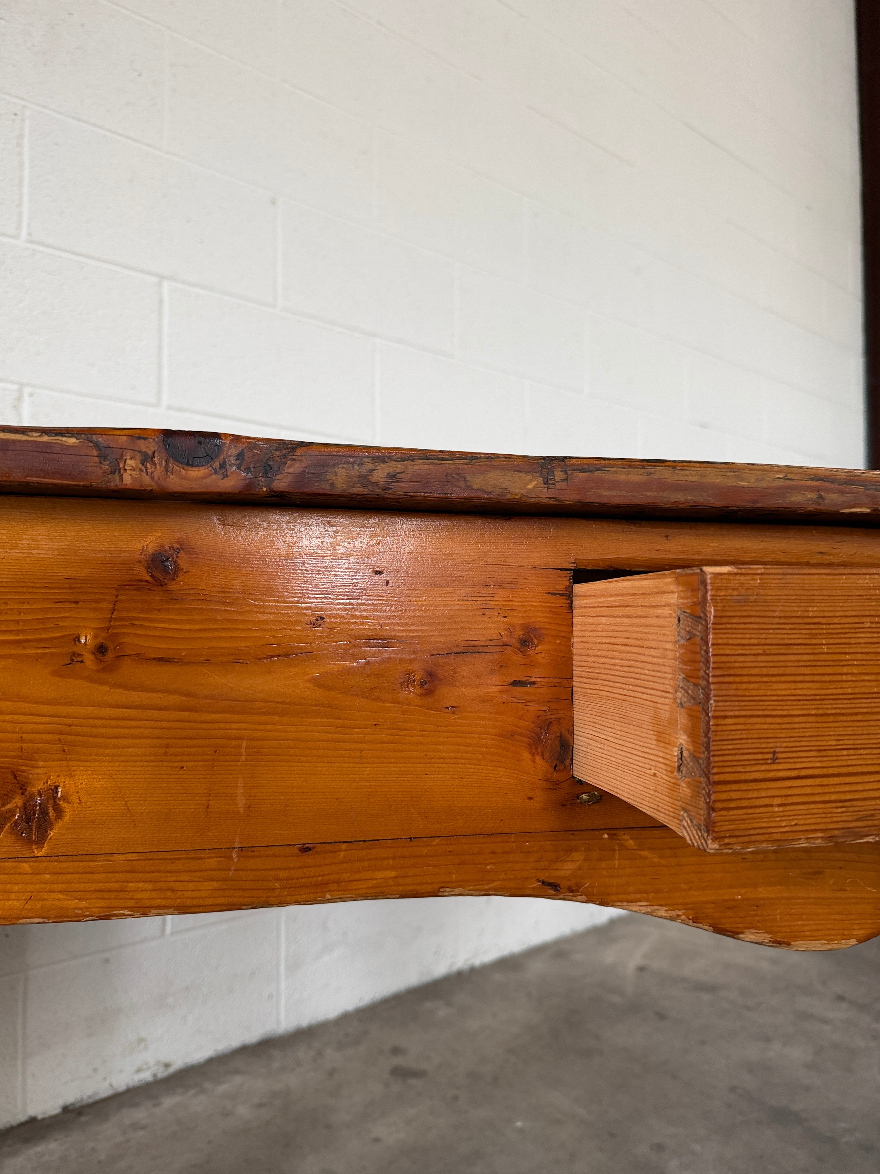 Vintage Pine Dining Table with Scallop