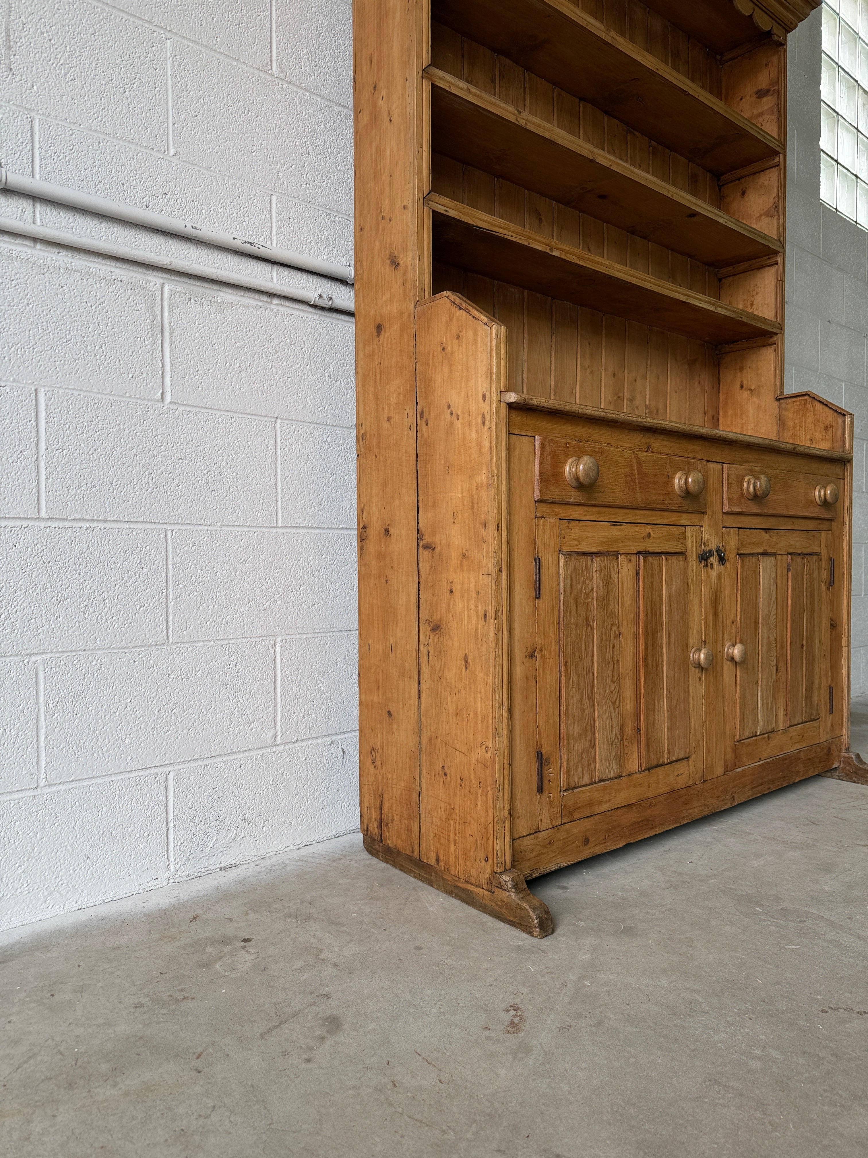 Wonderful scalloped Irish kitchen dresser