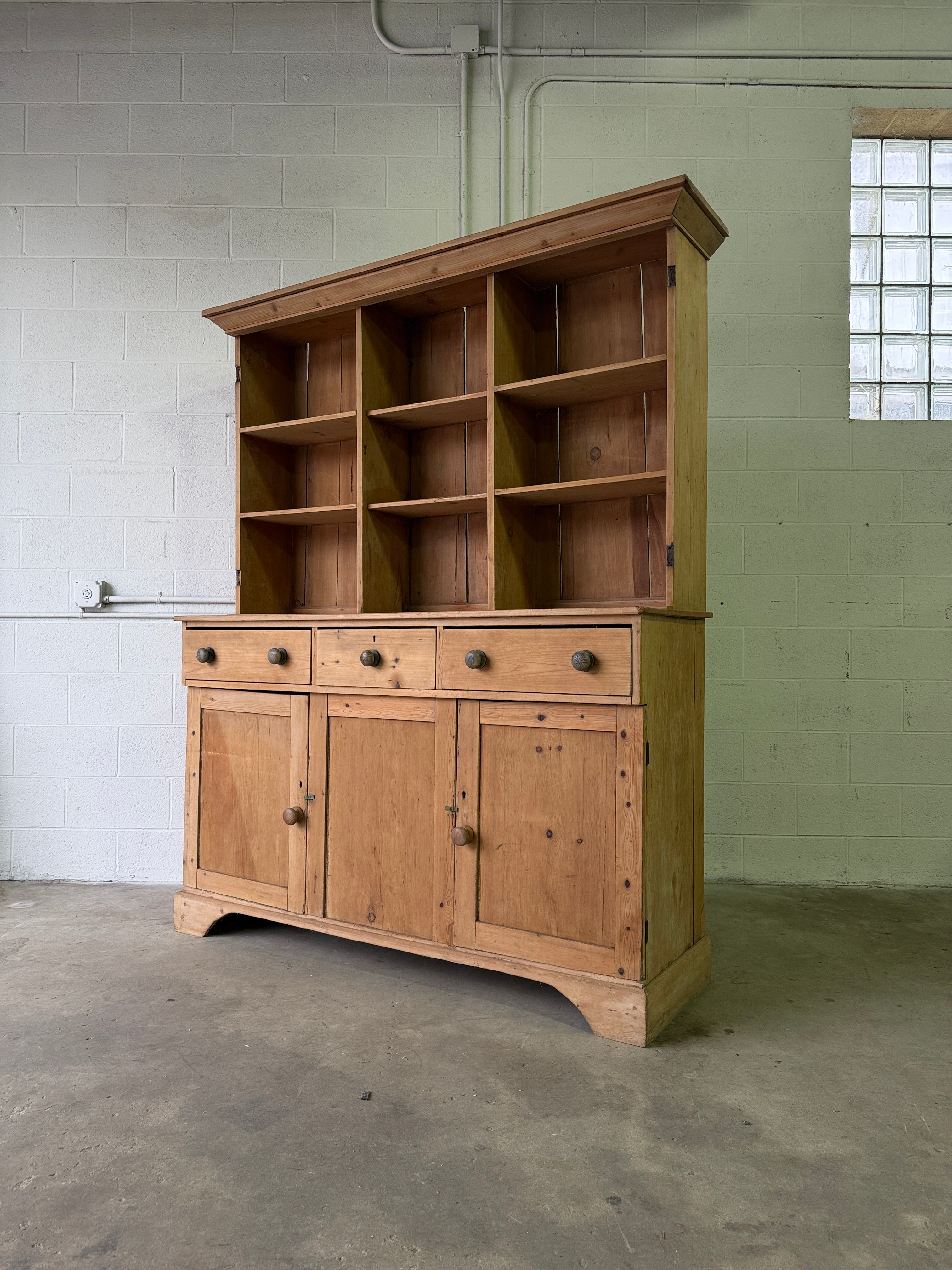 Victorian pine English cupboard with open shelving