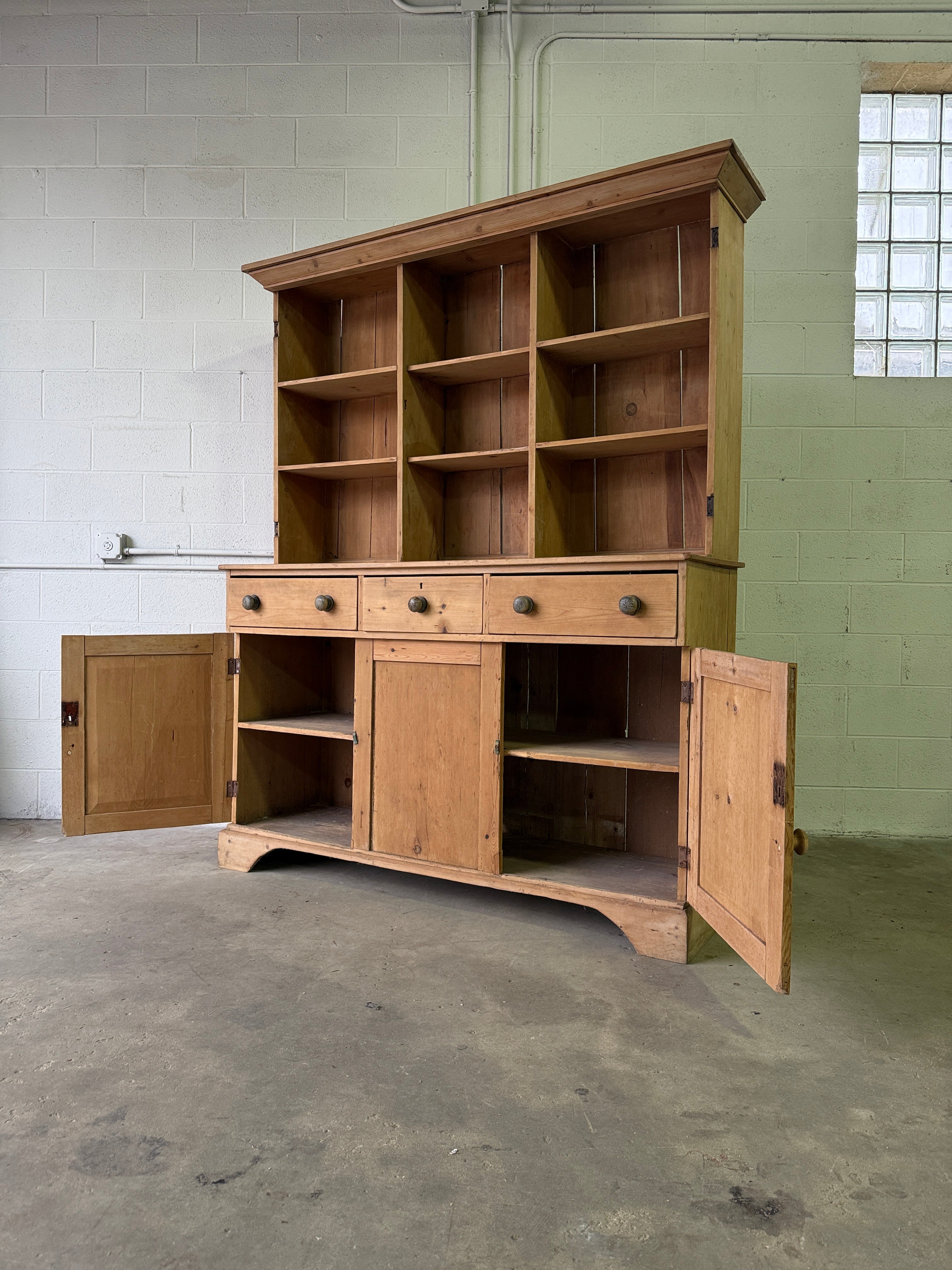 Victorian pine English cupboard with open shelving