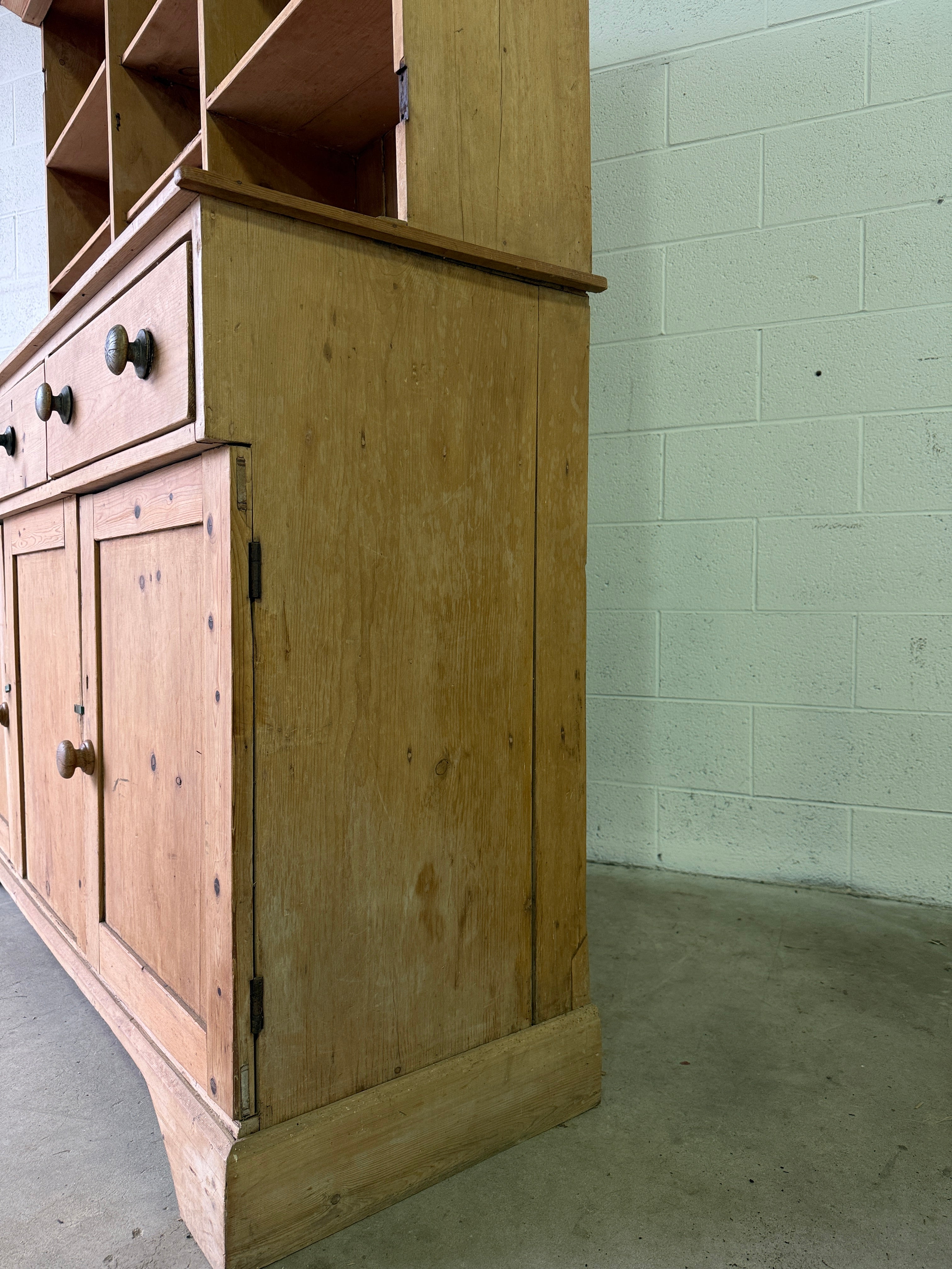 Victorian pine English cupboard with open shelving