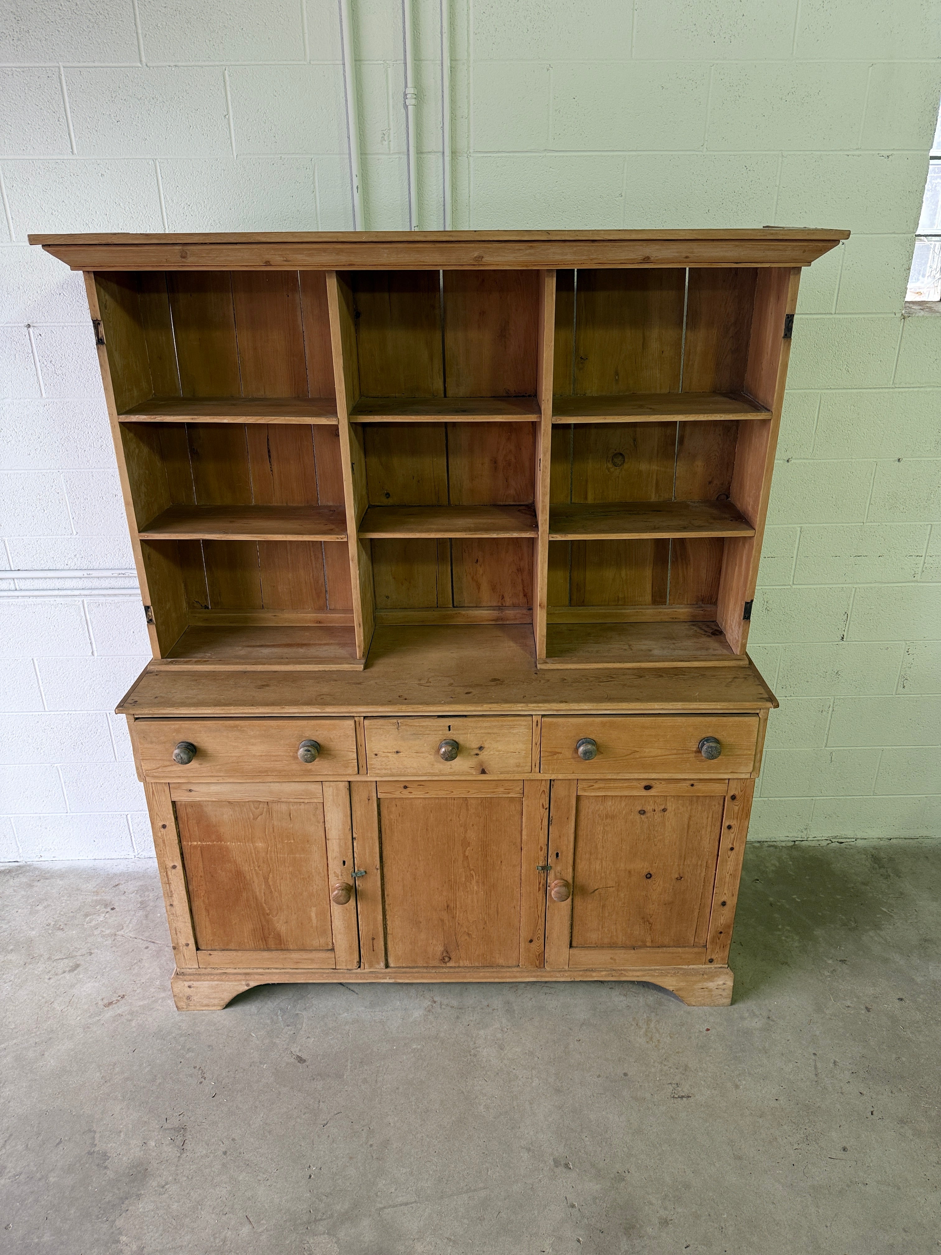 Victorian pine English cupboard with open shelving