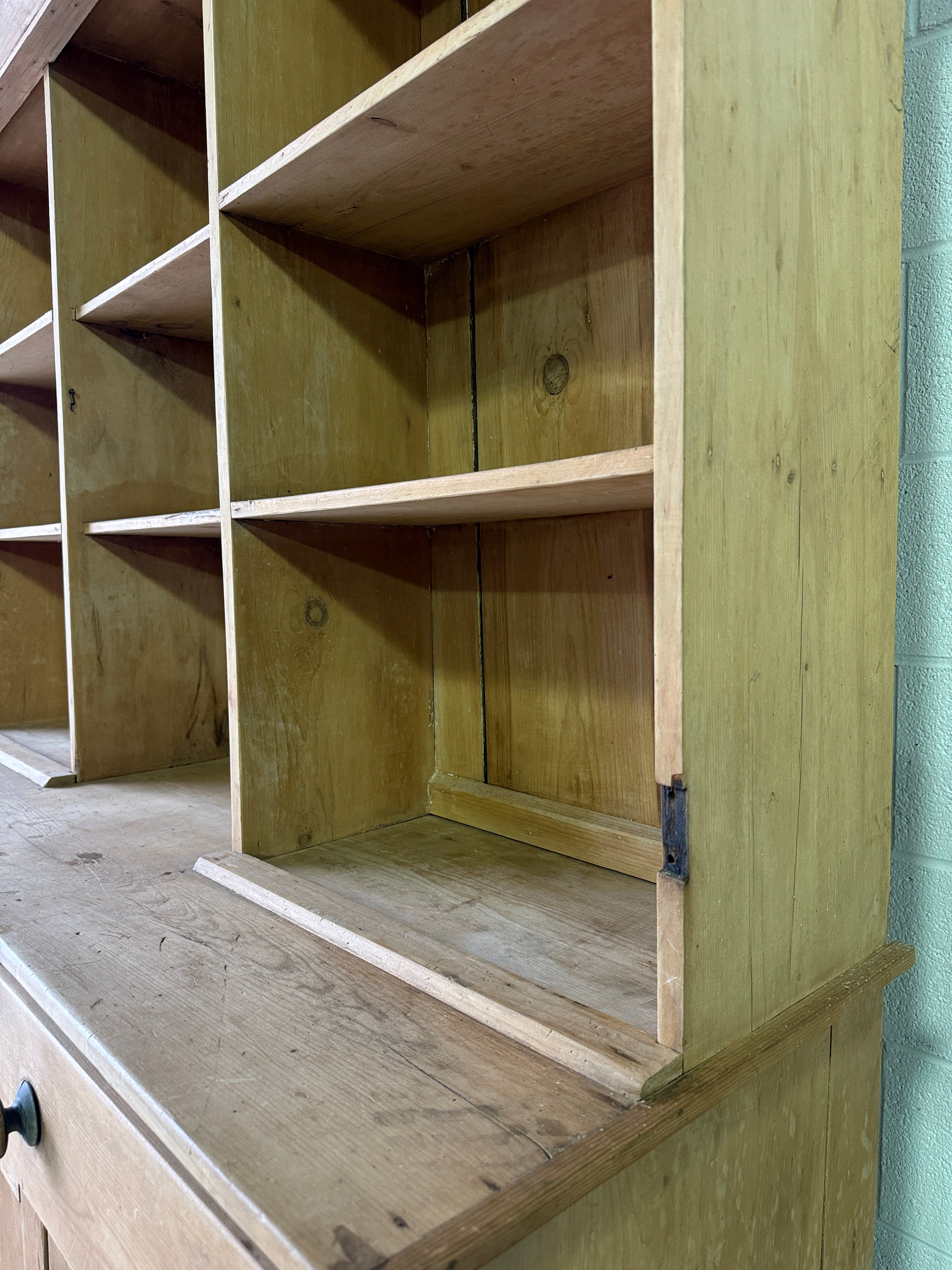 Victorian pine English cupboard with open shelving