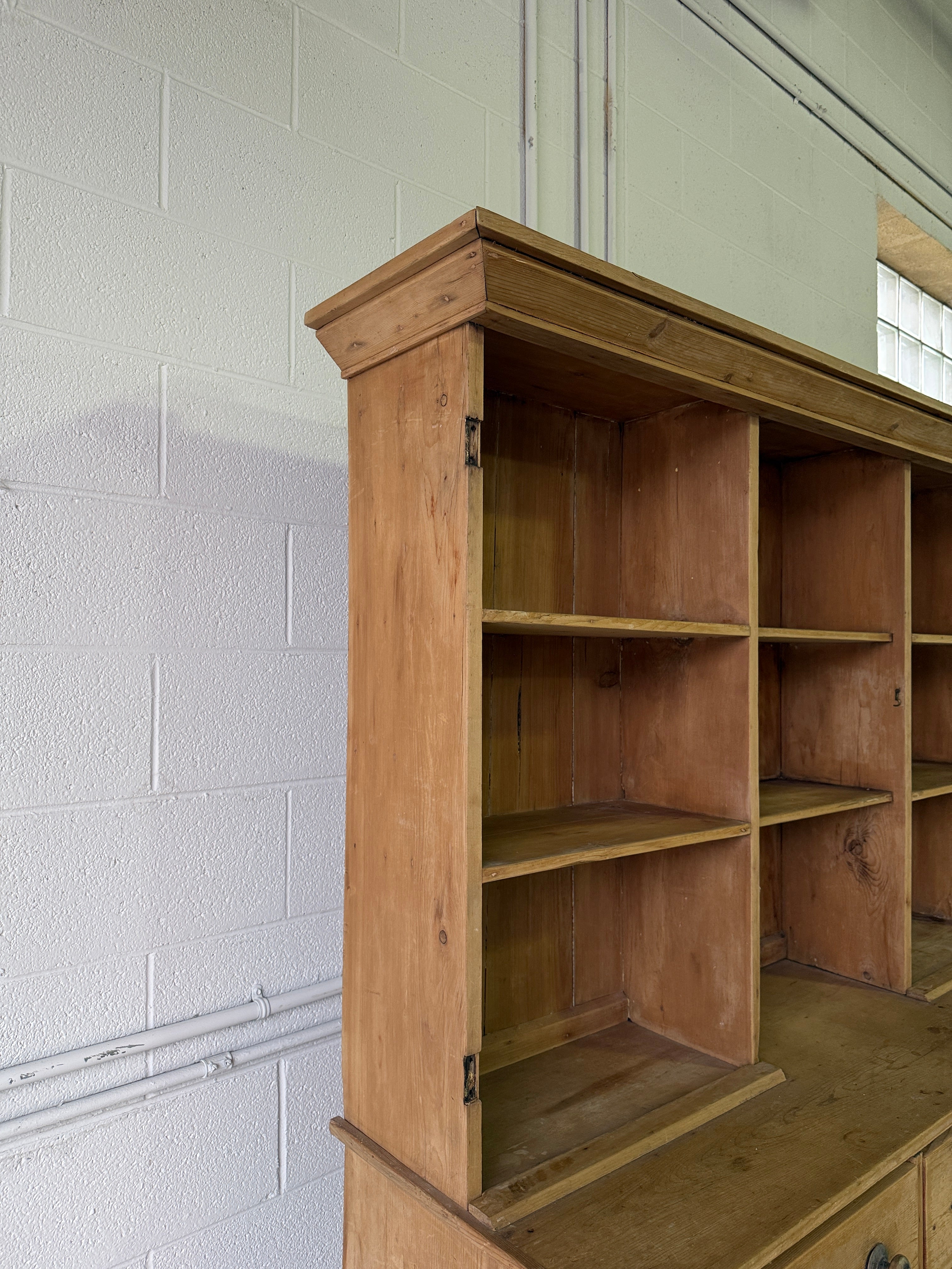 Victorian pine English cupboard with open shelving