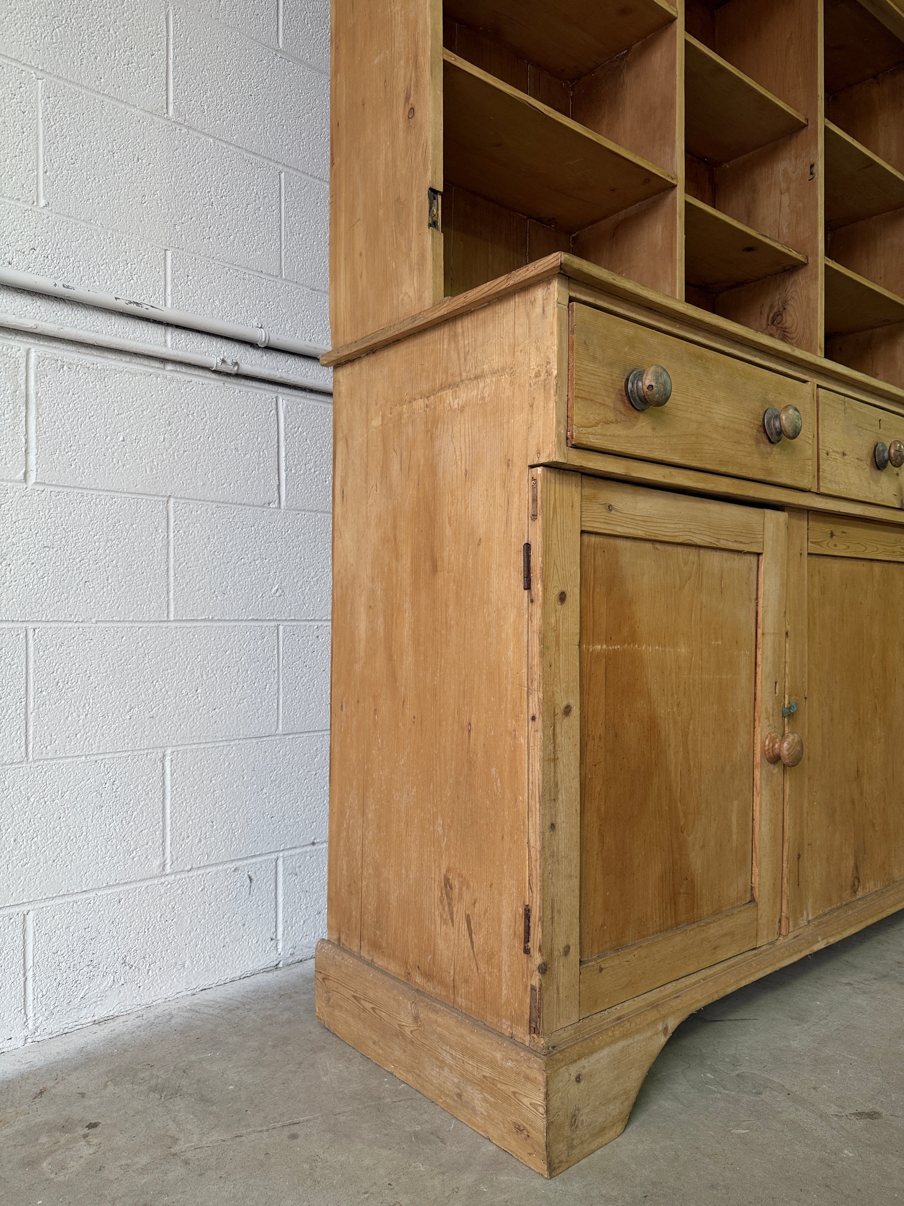 Victorian pine English cupboard with open shelving
