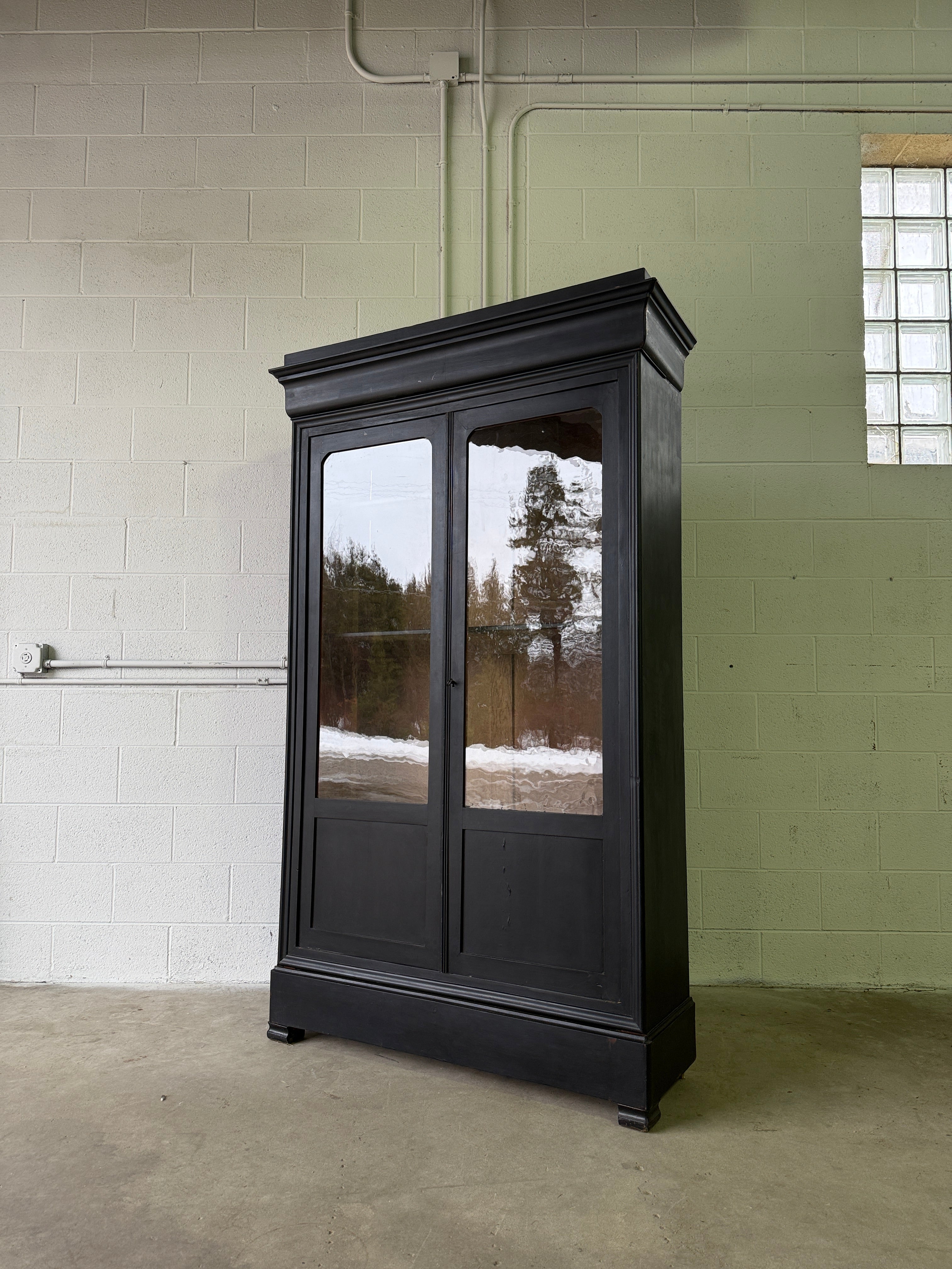 Shelved French bookcase