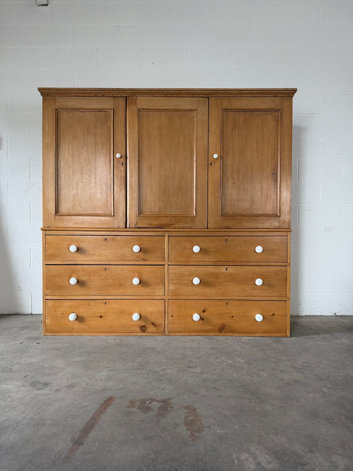 Housekeepers cupboard with six base drawers