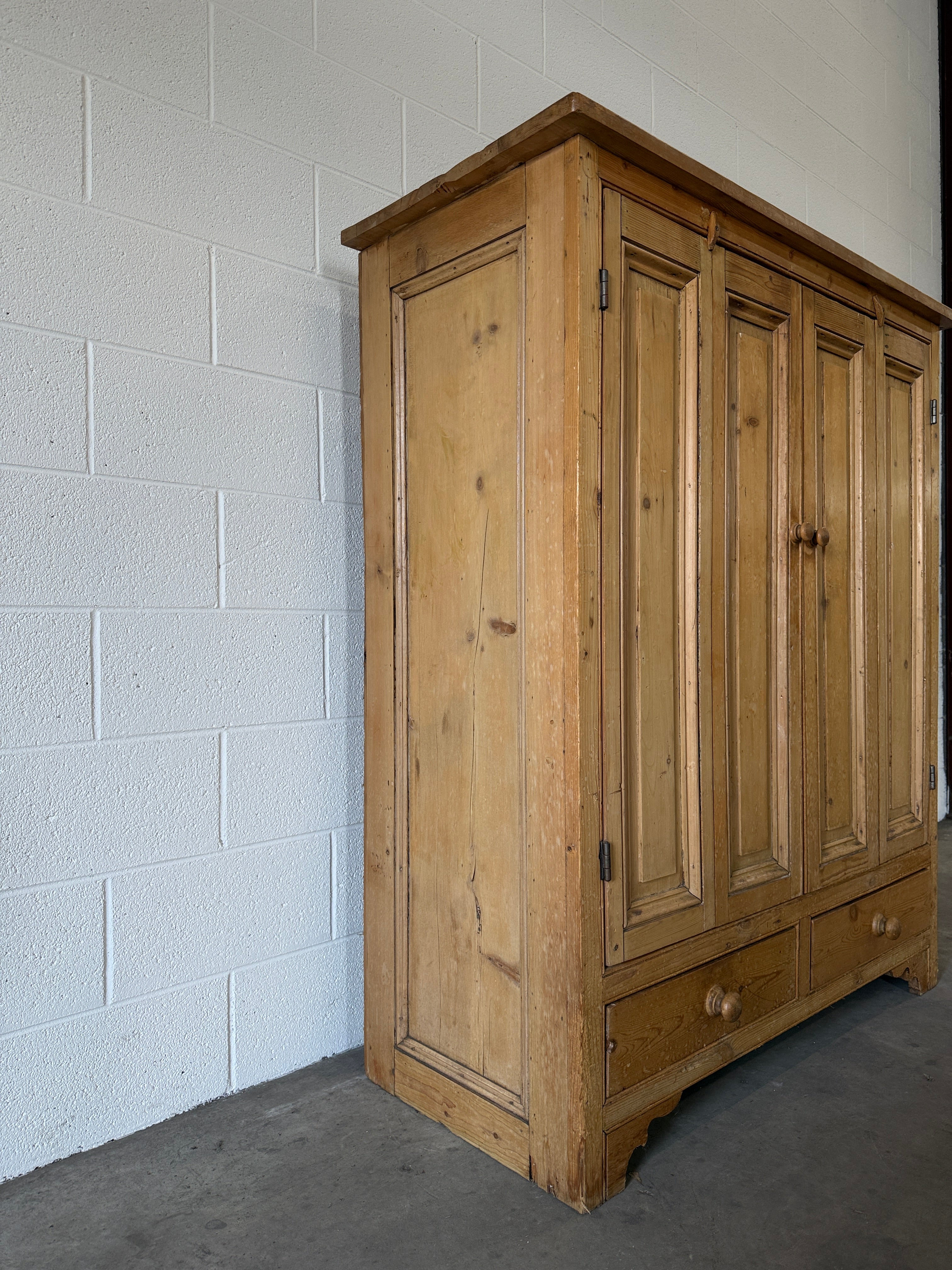 Gorgeous folding door cupboard