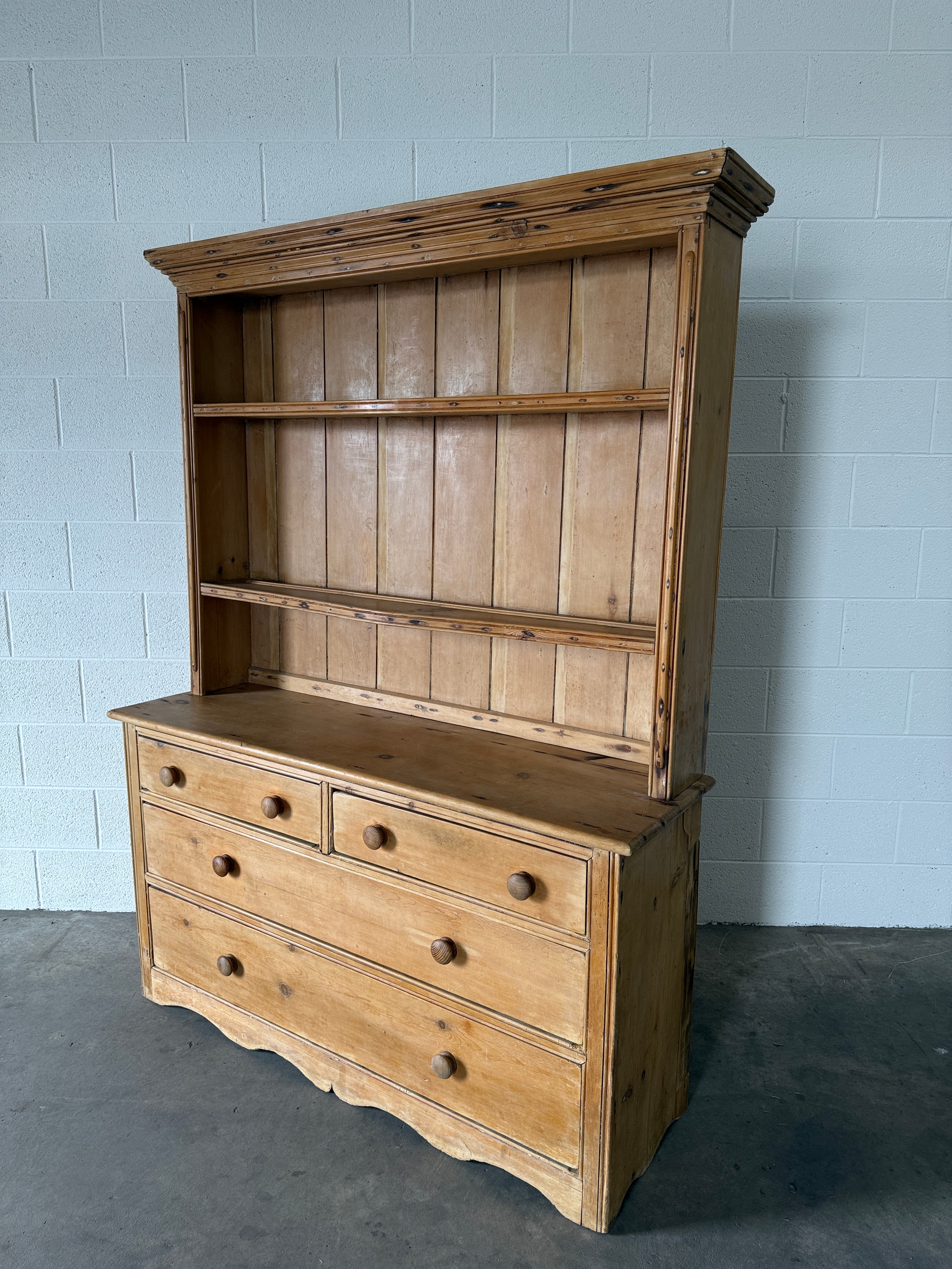 Scalloped Victorian pine kitchen dresser