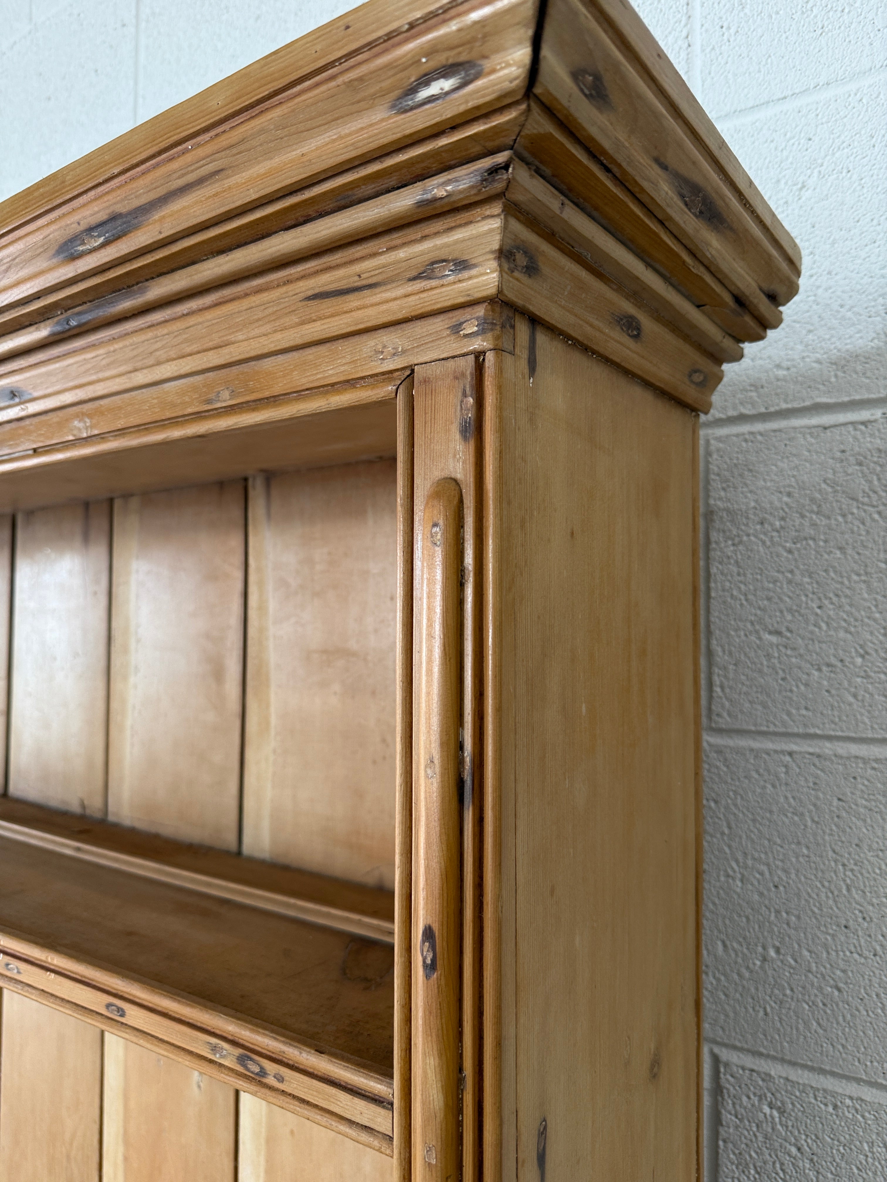 Scalloped Victorian pine kitchen dresser