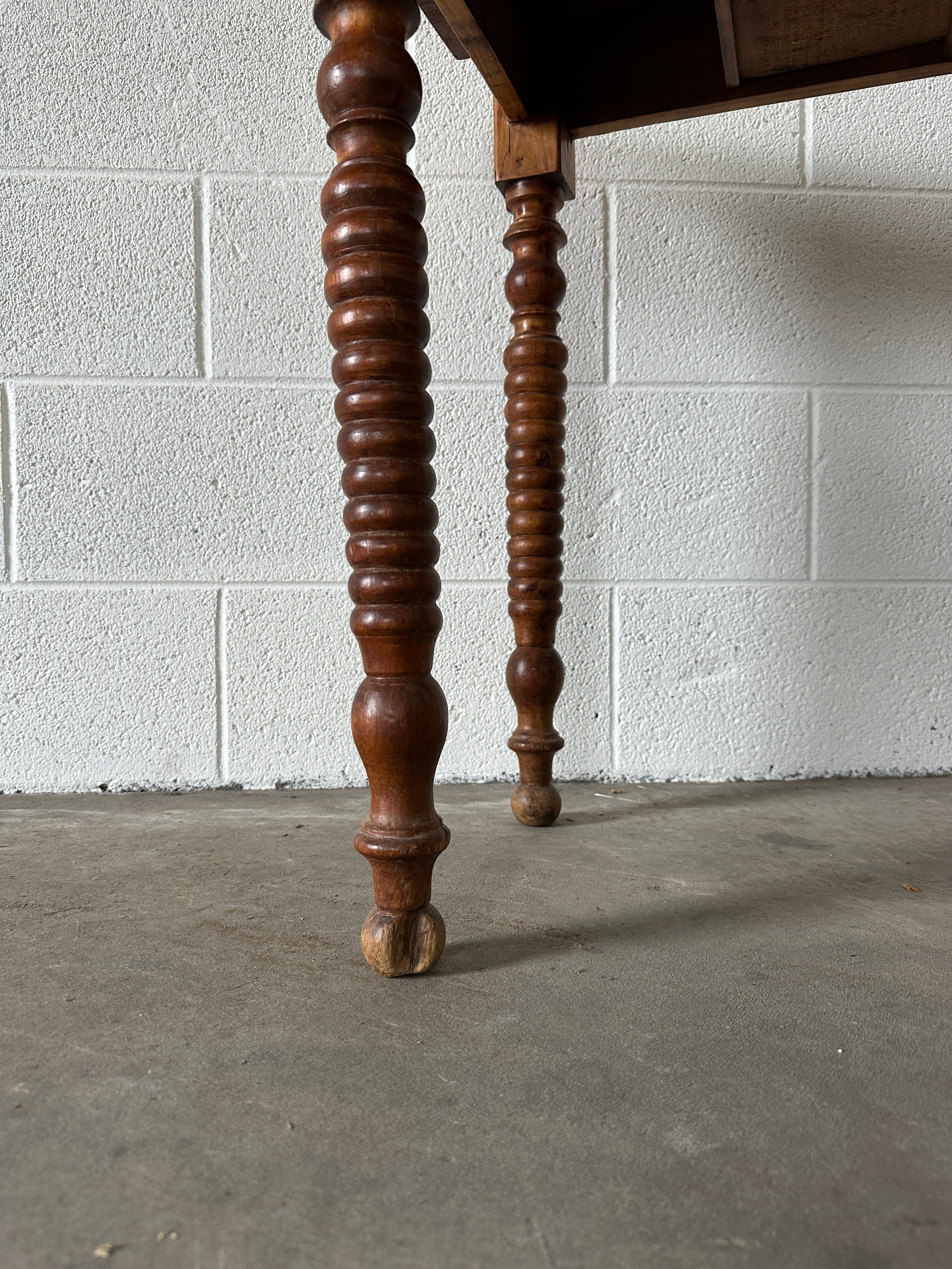 Bobbin Leg Table