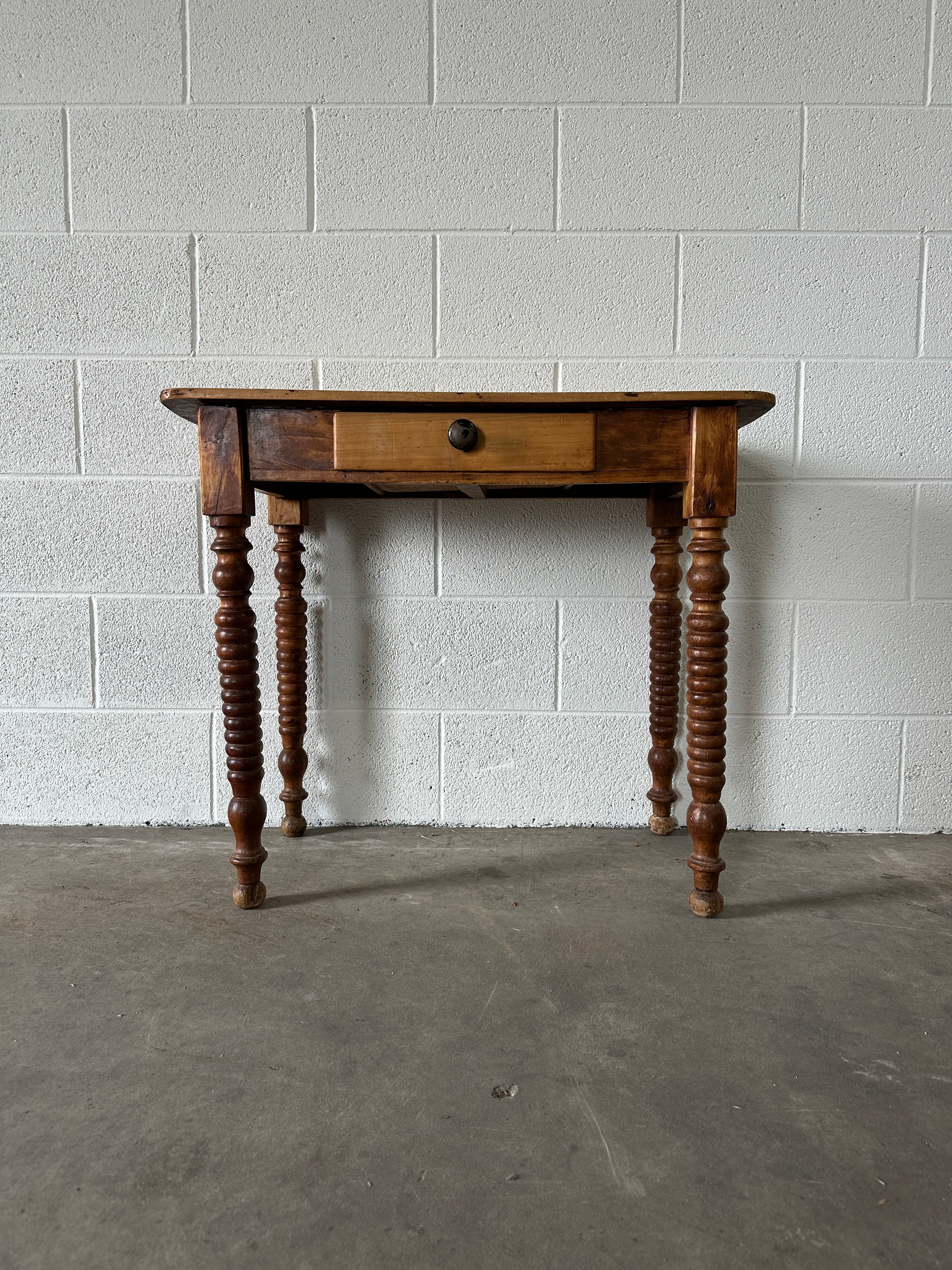 Bobbin Leg Table