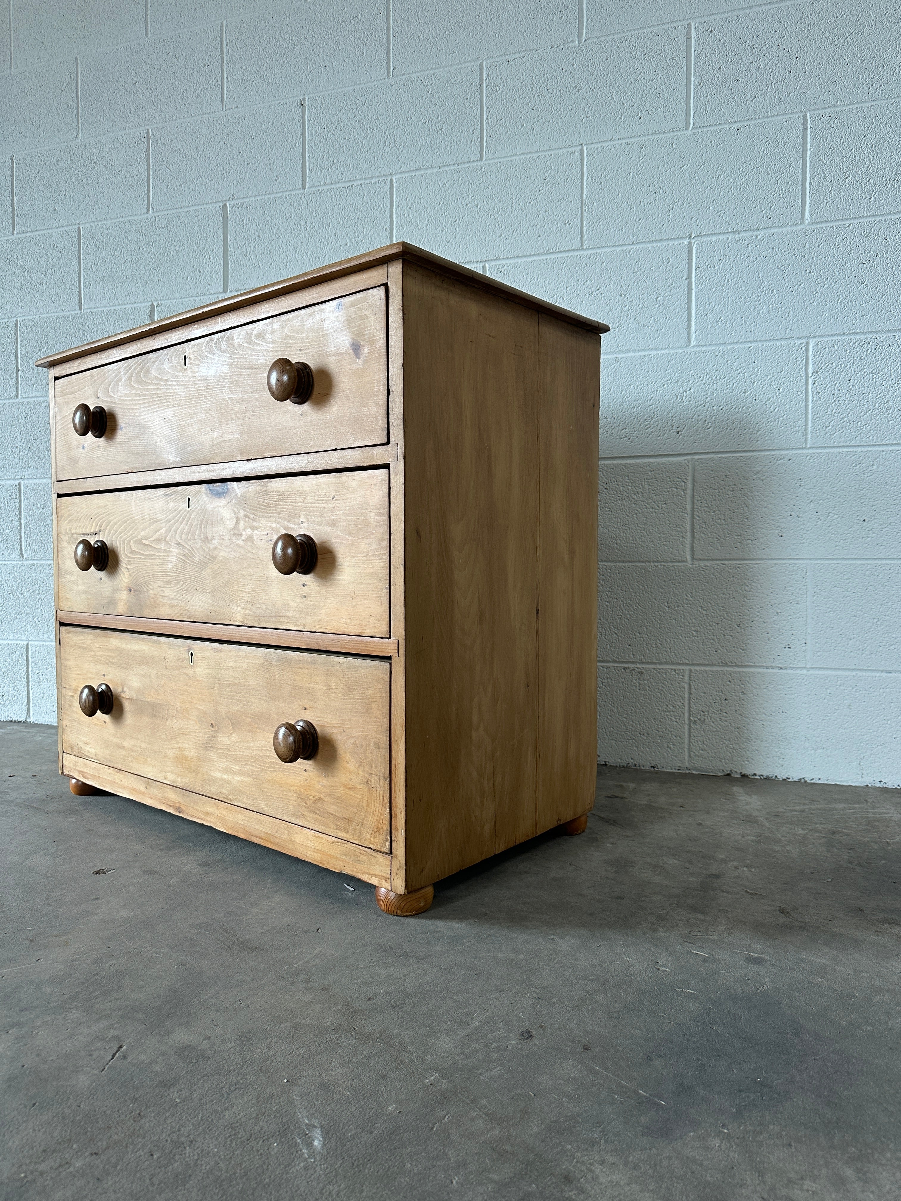 Small antique chest of drawers or nightstand