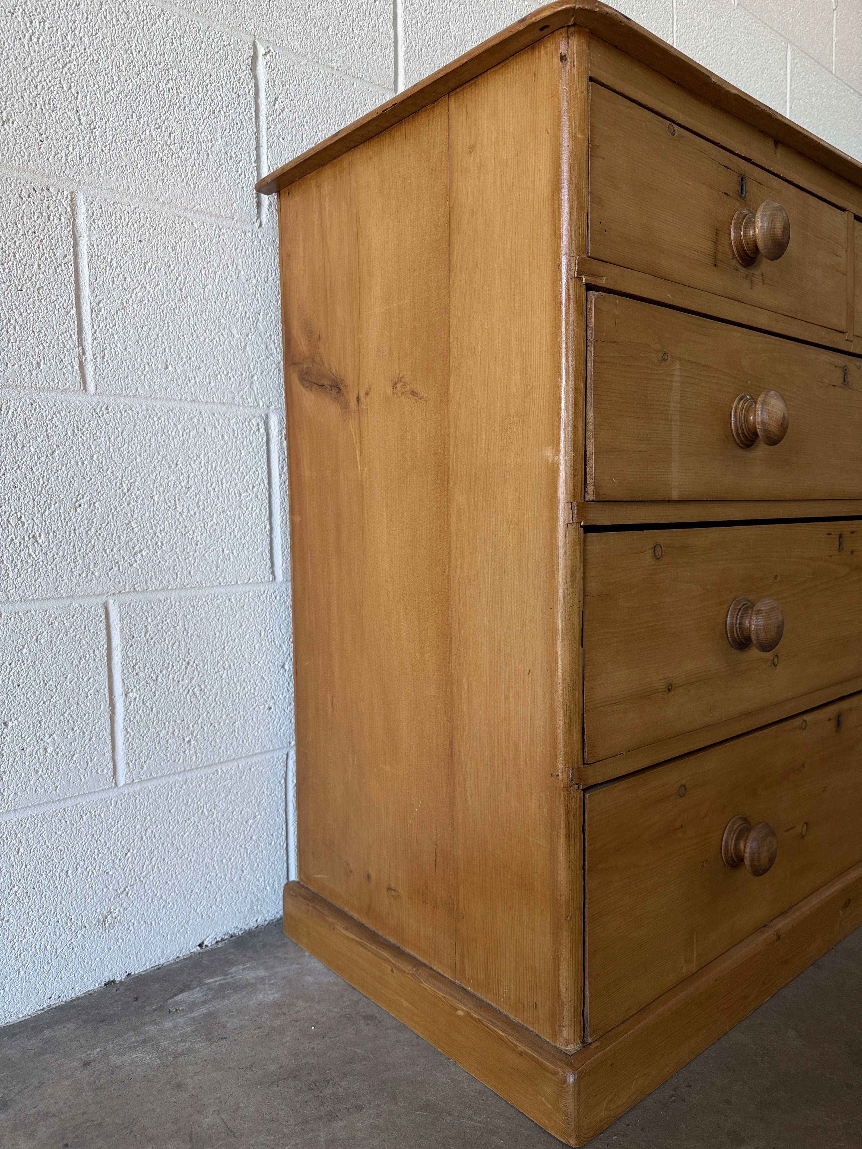 Victorian English pine dresser