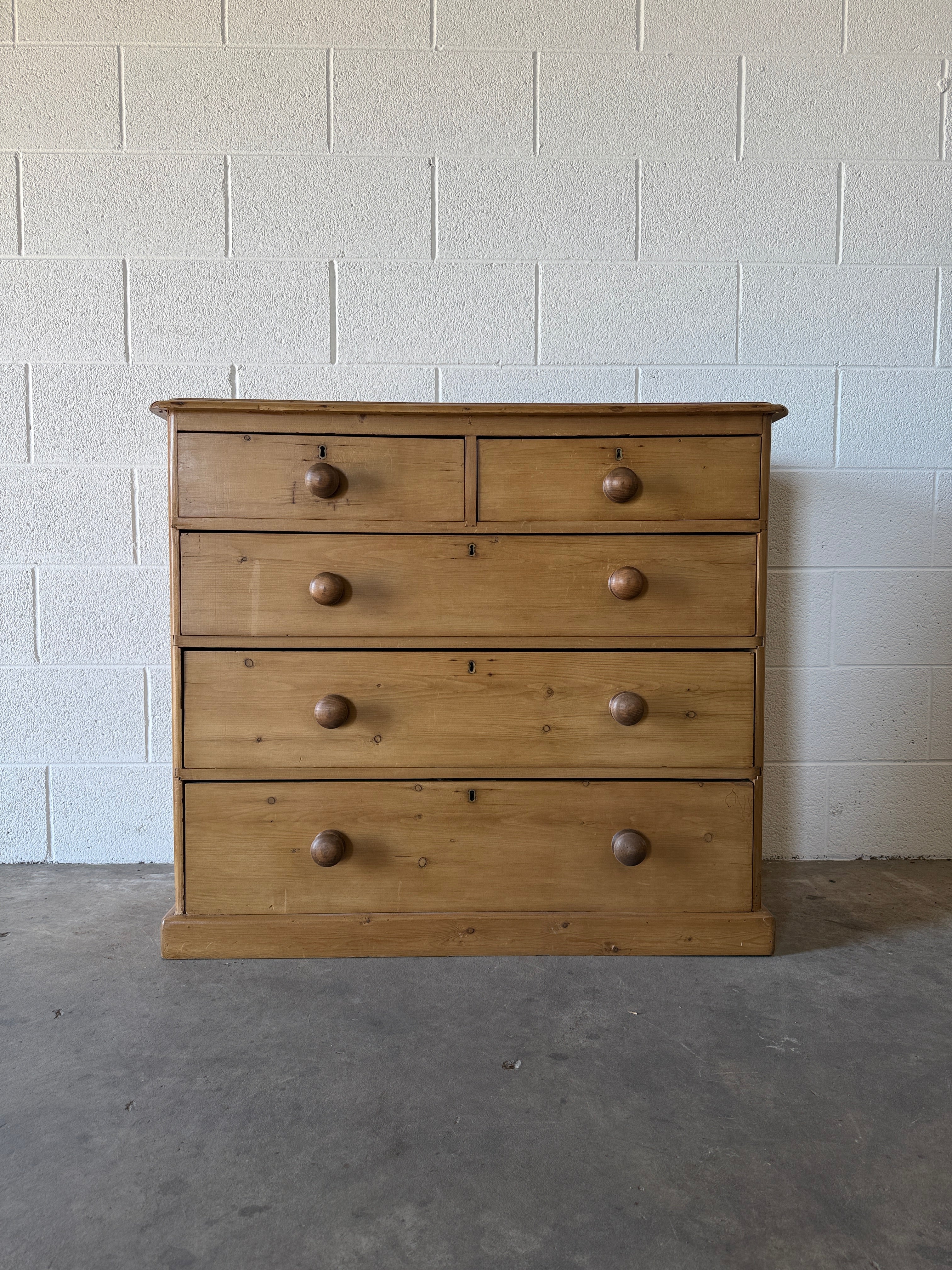 Victorian English pine dresser