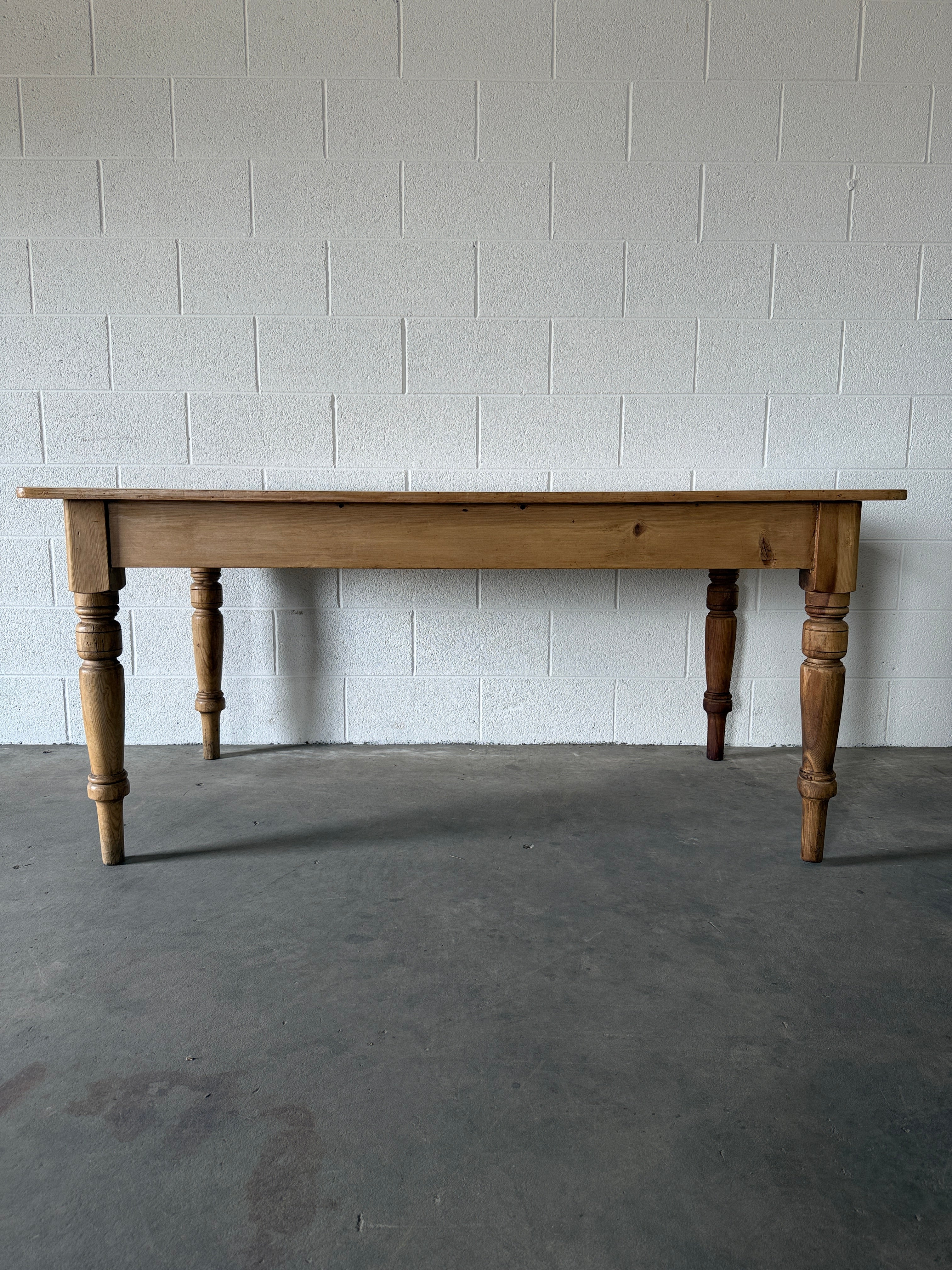 Turned leg Victorian pine table with drawer