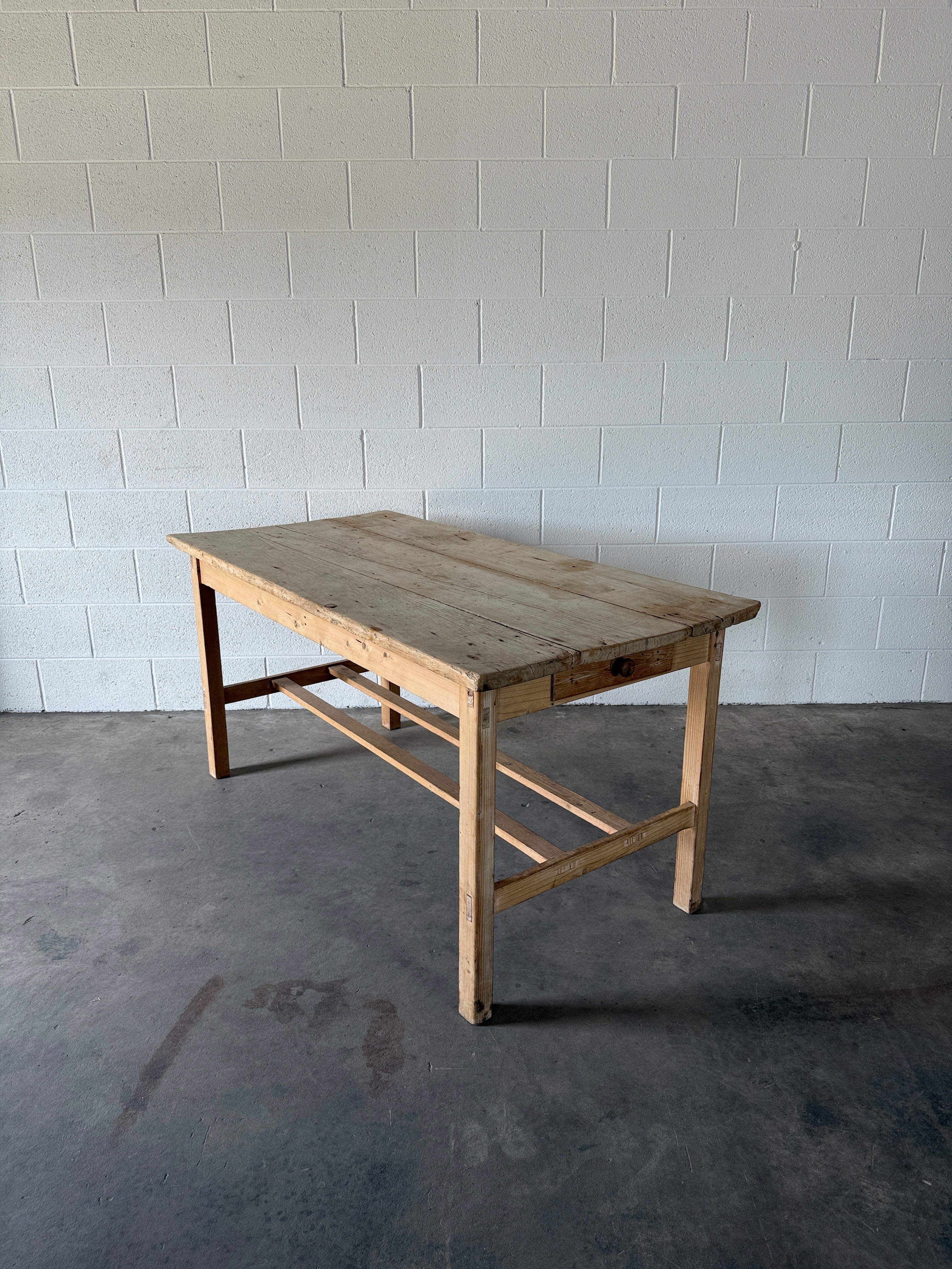 Victorian pine kitchen table with Irish double stretcher