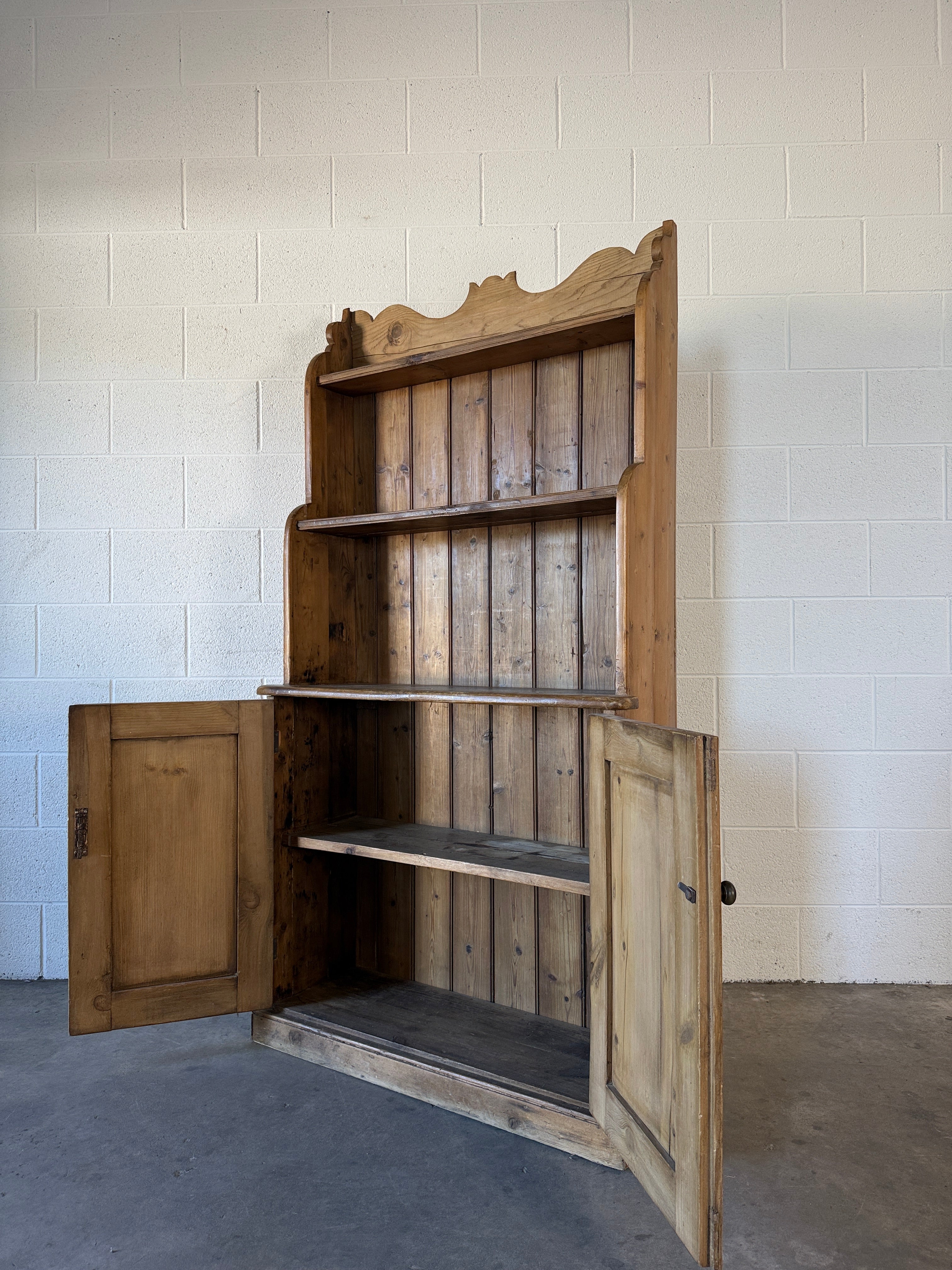Decorative English Antique Pine Hutch