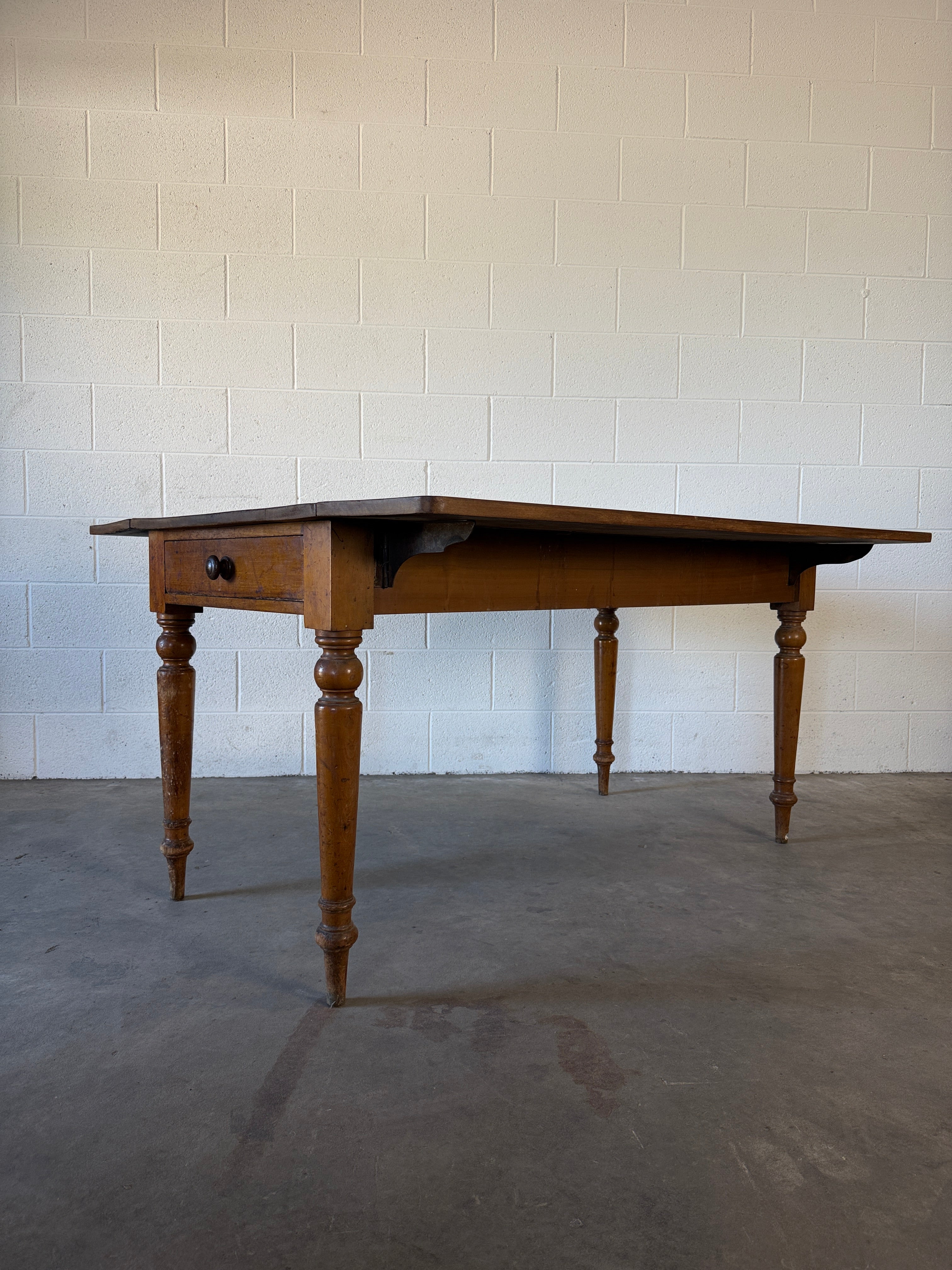 Simple English Antique Drop Leaf Table