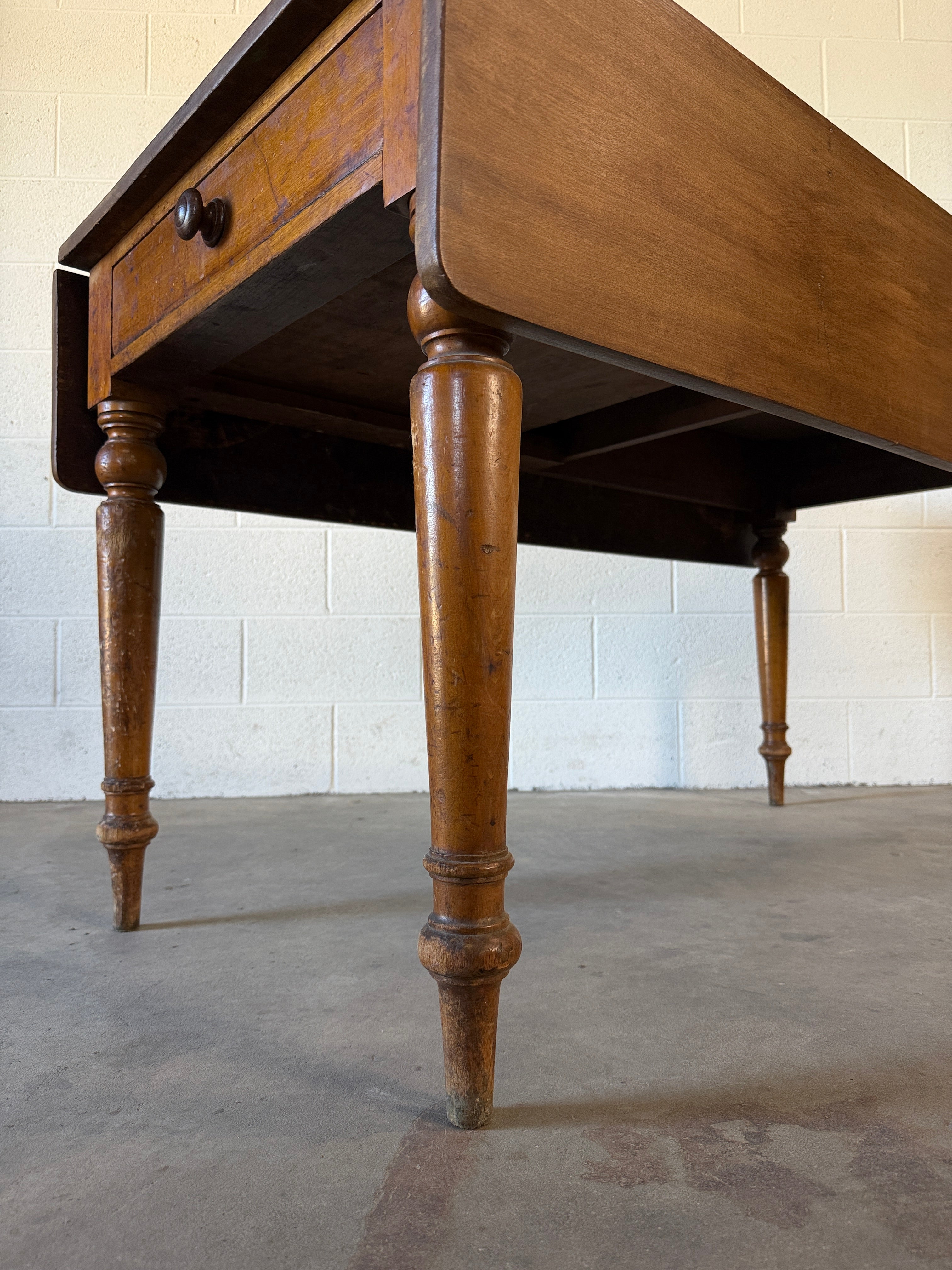 Simple English Antique Drop Leaf Table