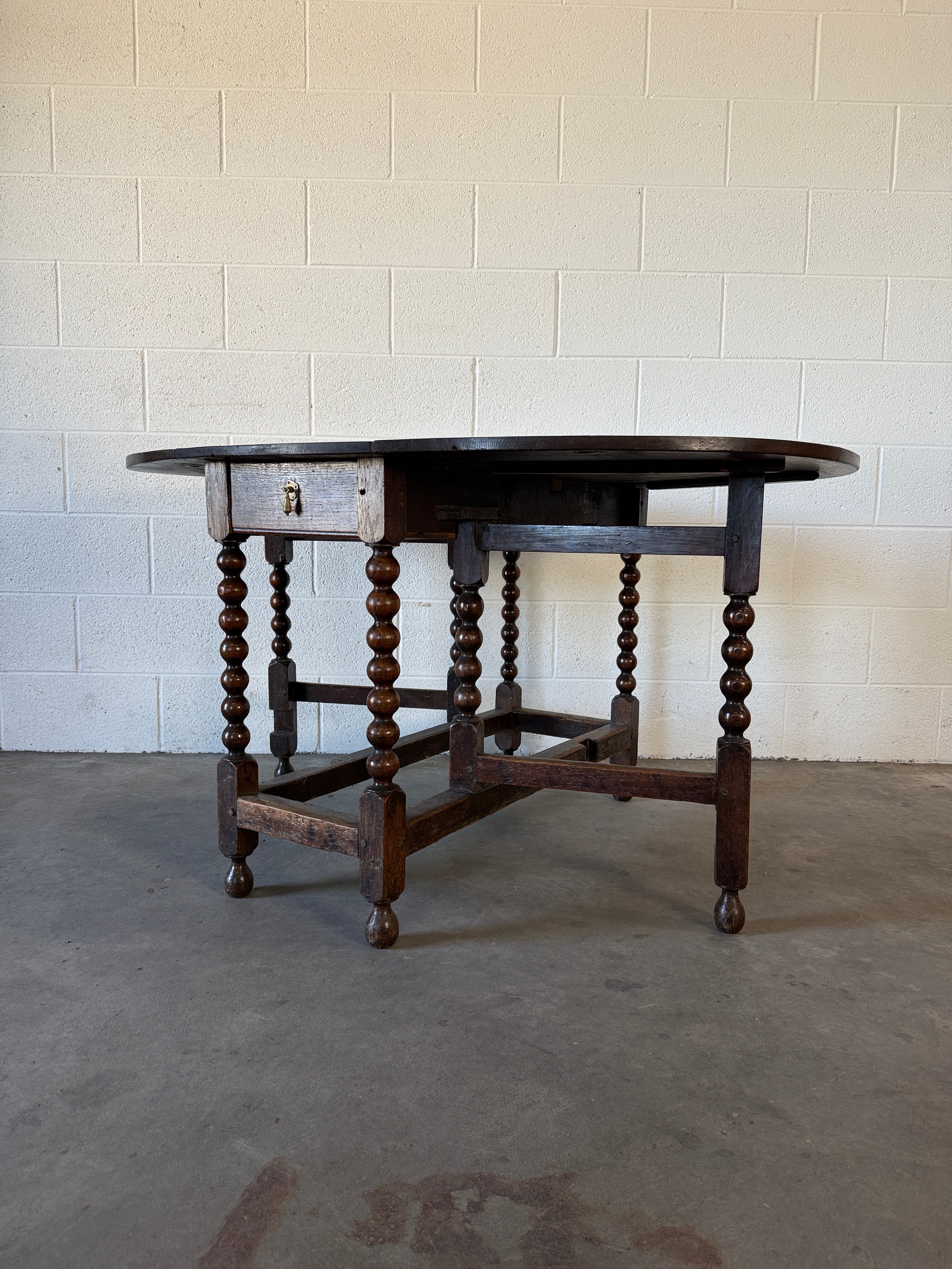 English Antique Oak Bobbin Gateleg table