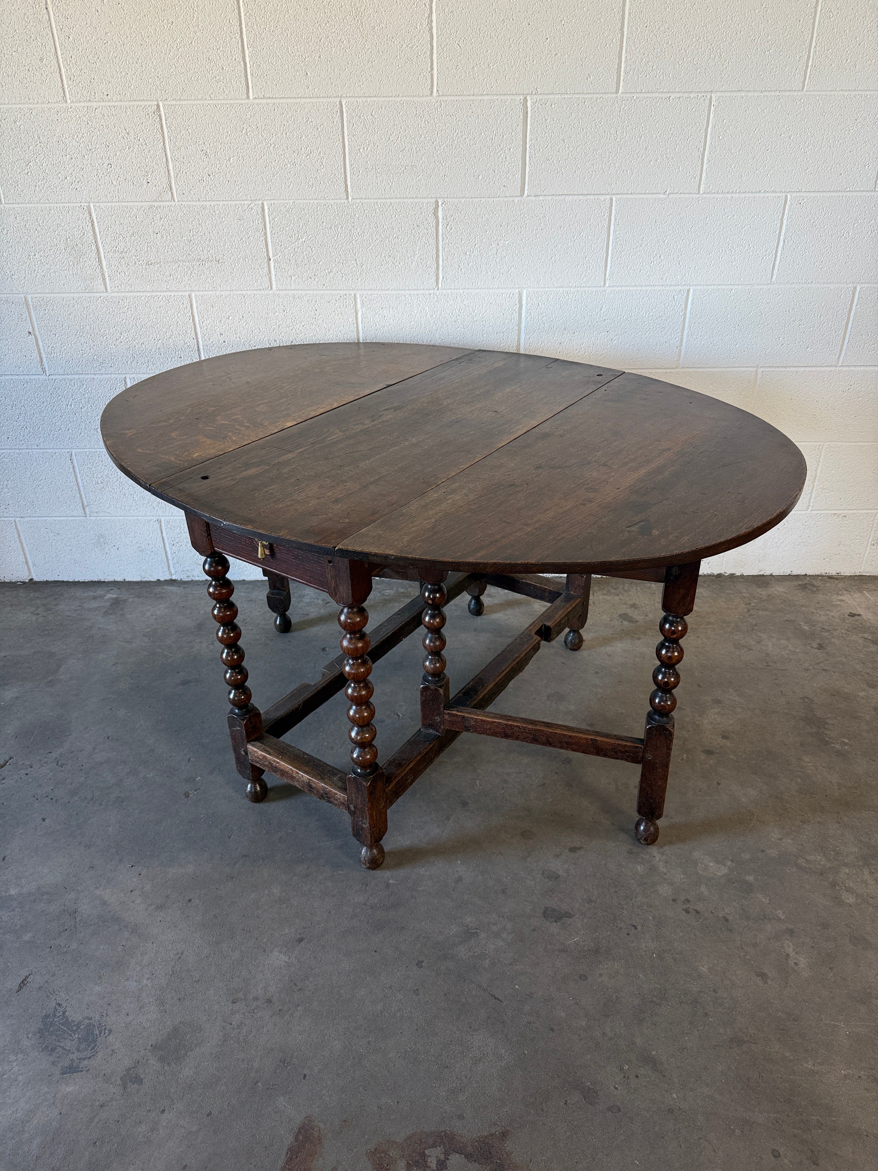 English Antique Oak Bobbin Gateleg table