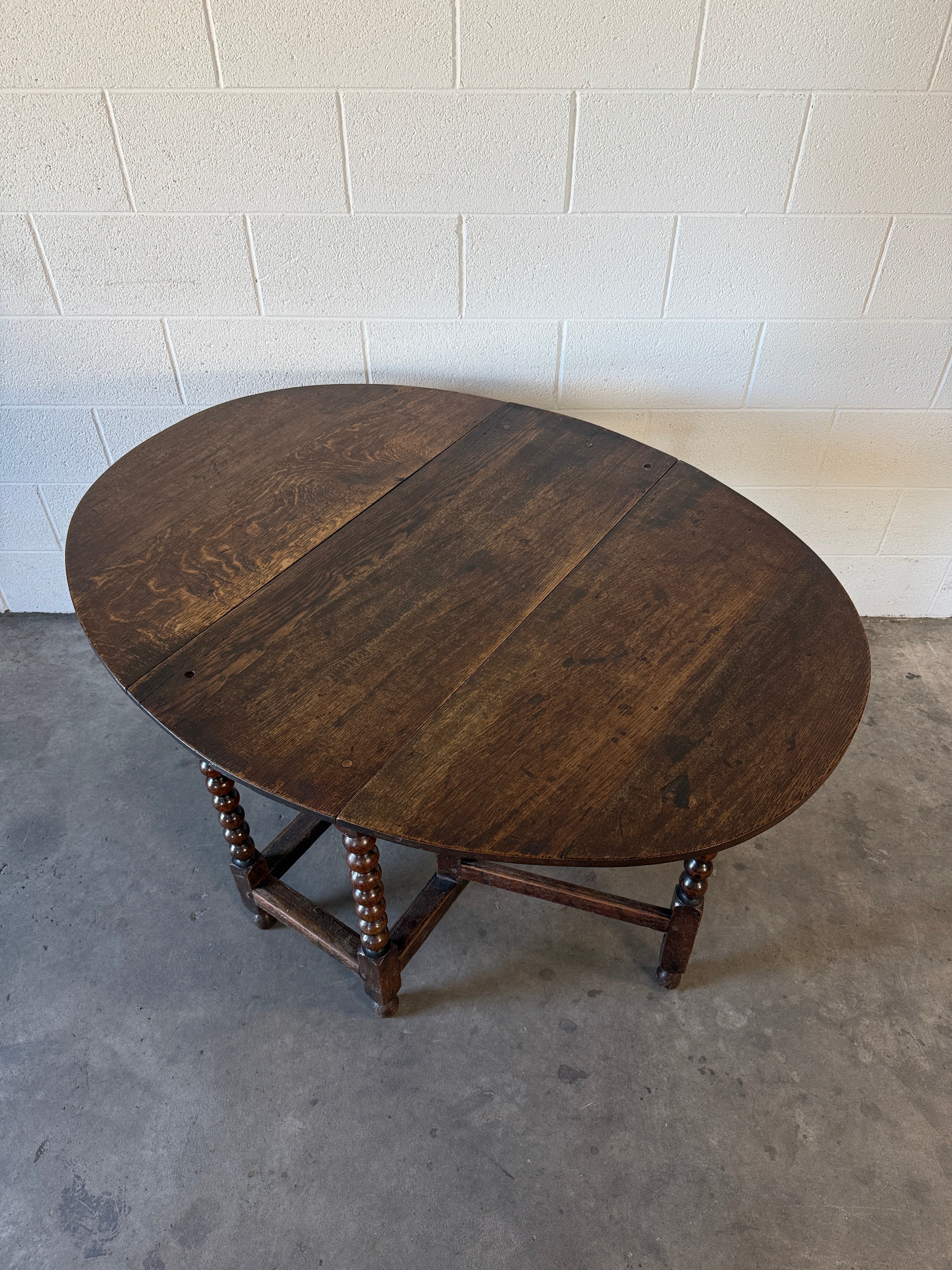 English Antique Oak Bobbin Gateleg table