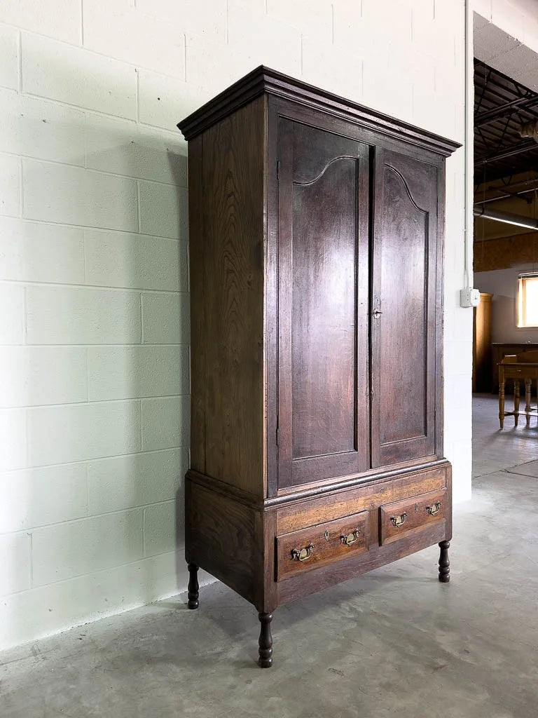 Anitque oak wardrobe on feet