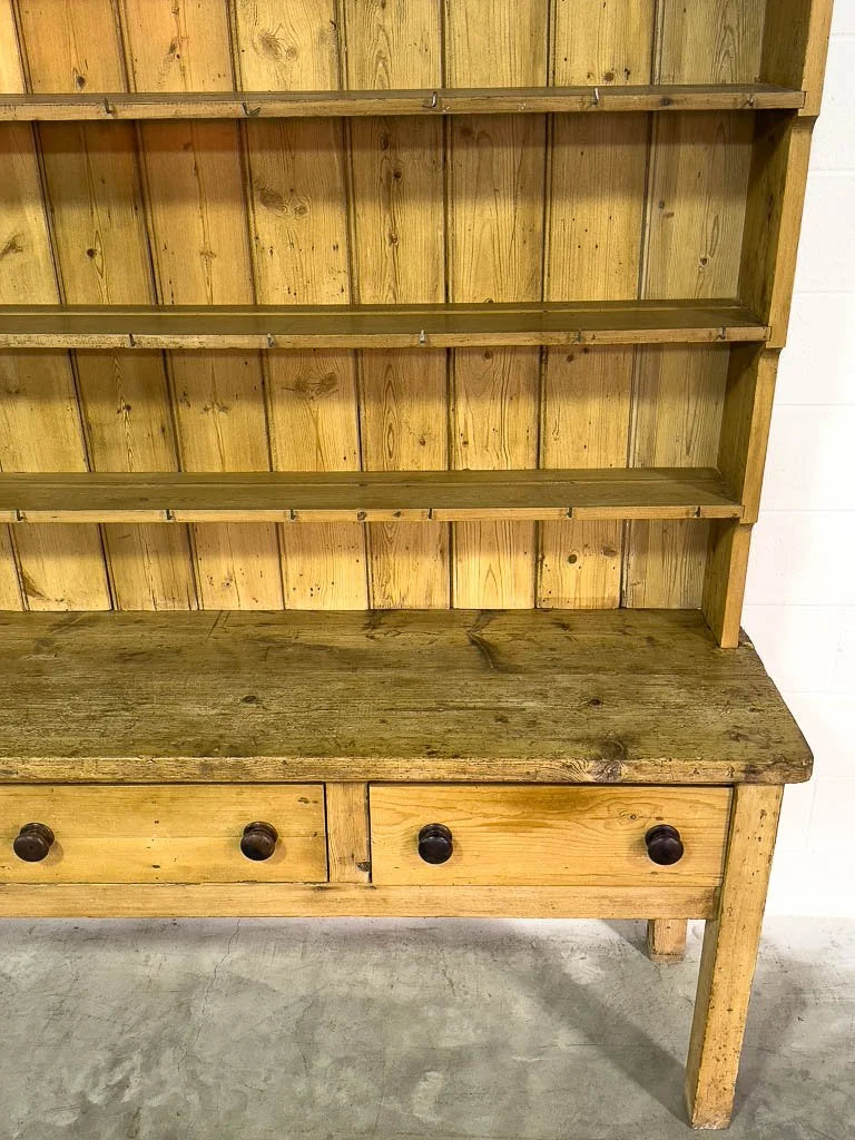 Kitchen dresser with three drawers