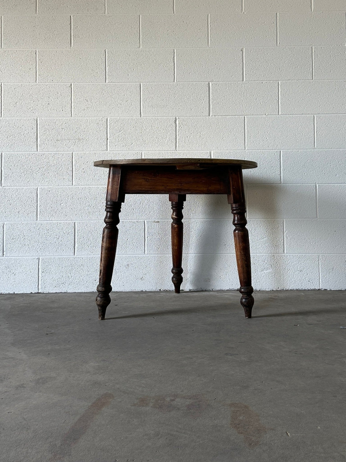 Antique English cricket table - House on Horizon